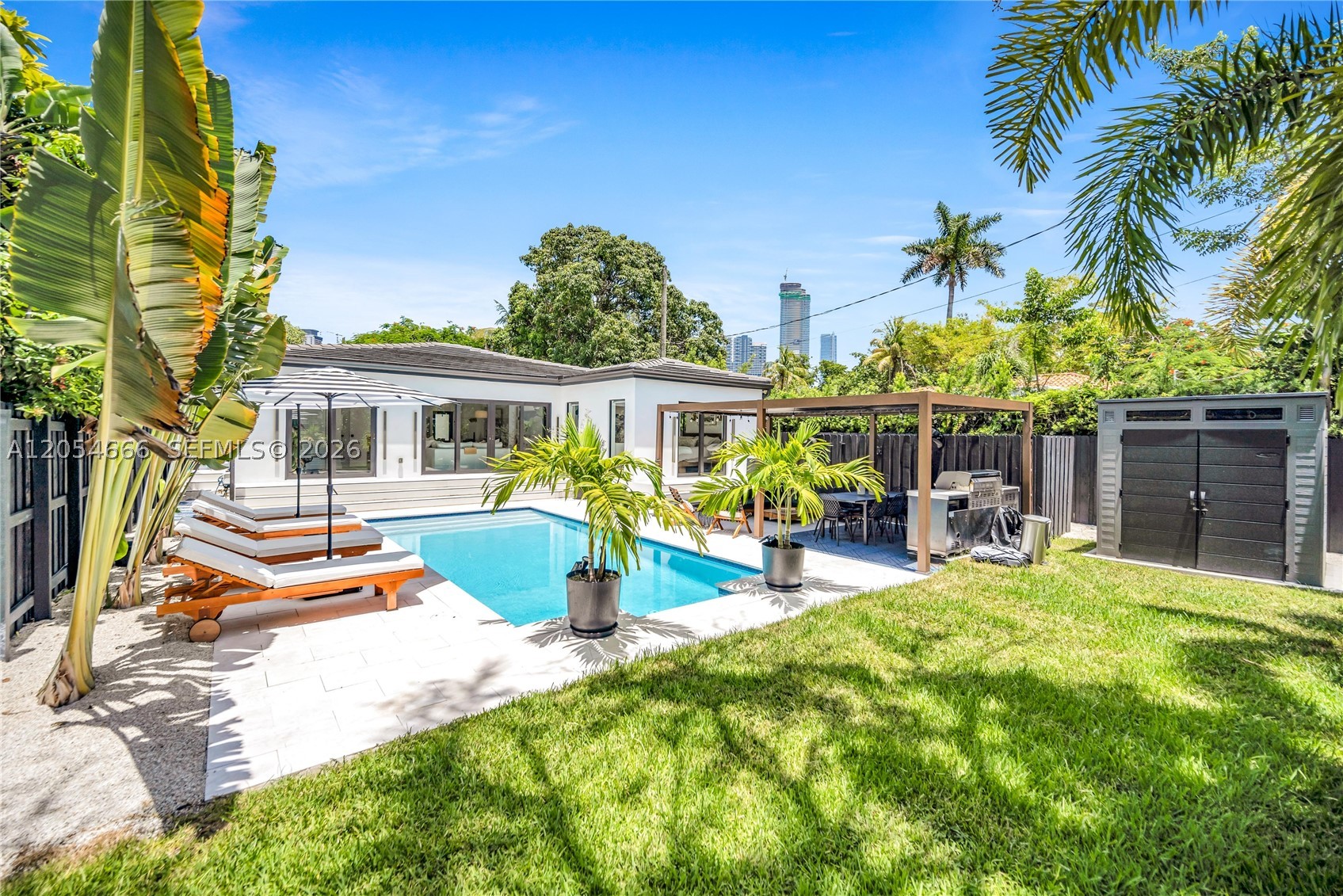 530 SW 18th Ter, Miami FL 33129