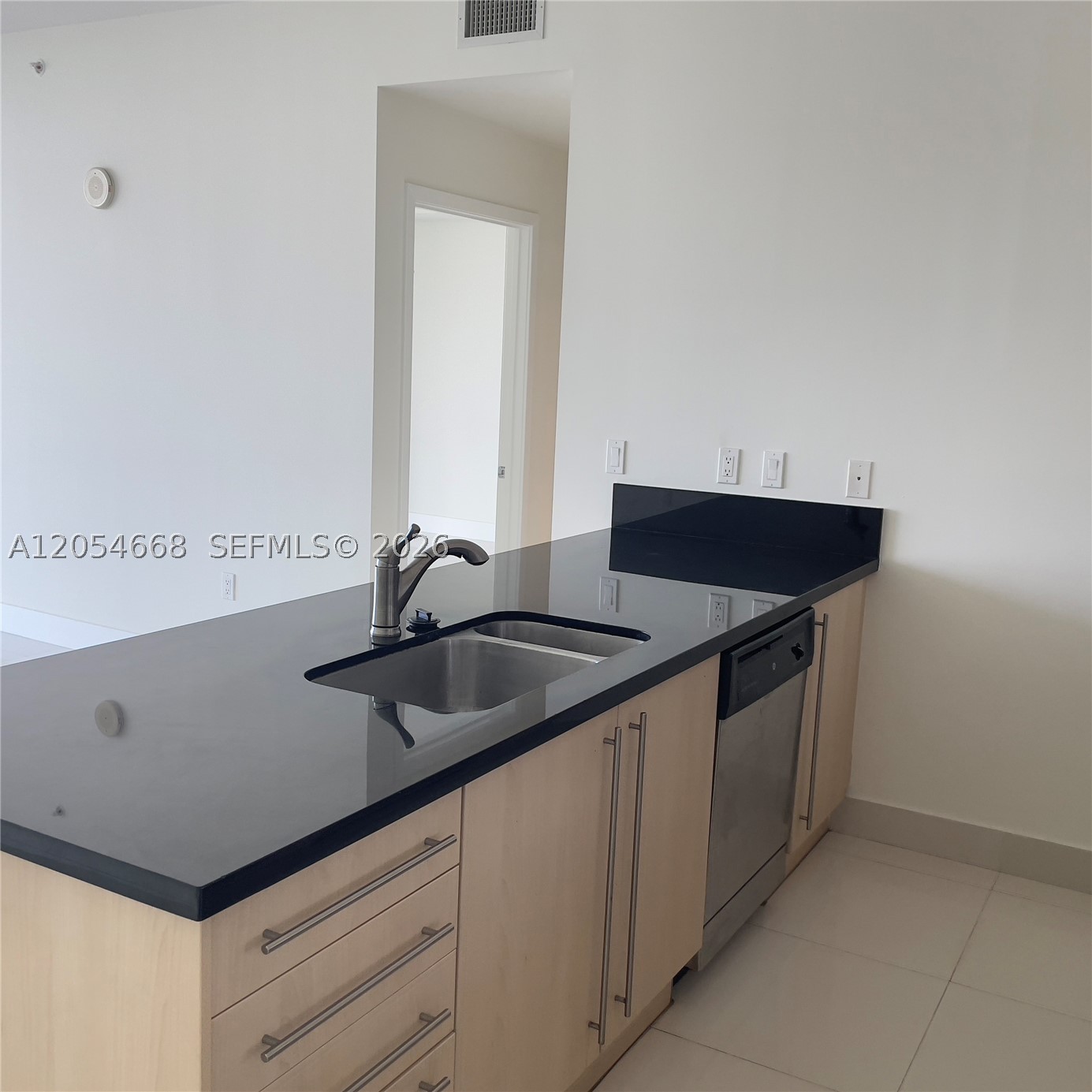 79 SW 12 ST #3011-S, Miami FL 33130