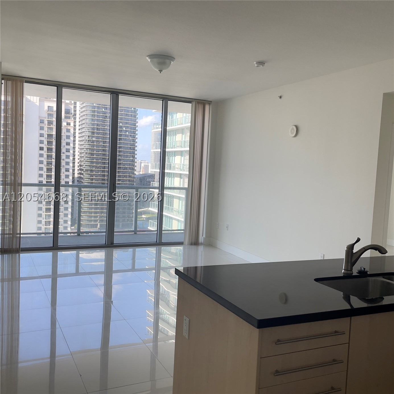 79 SW 12 ST #3011-S, Miami FL 33130