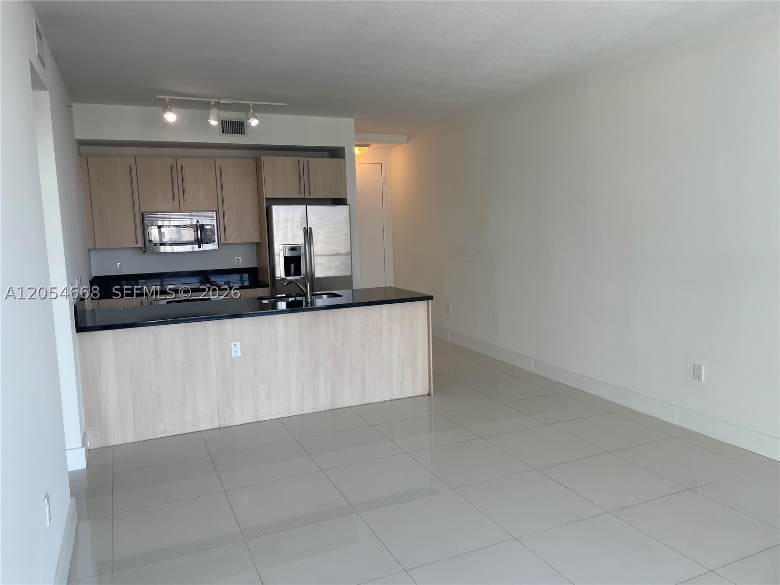 79 SW 12 ST #3011-S, Miami FL 33130