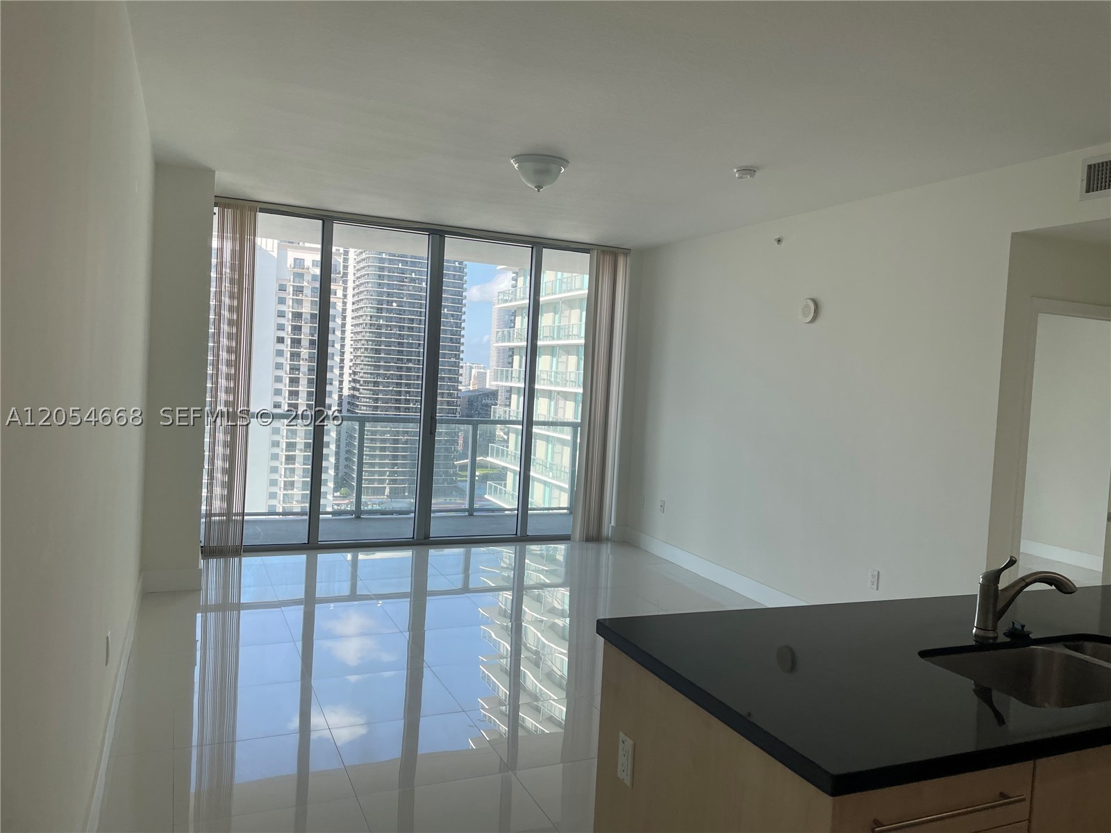 79 SW 12 ST #3011-S, Miami FL 33130