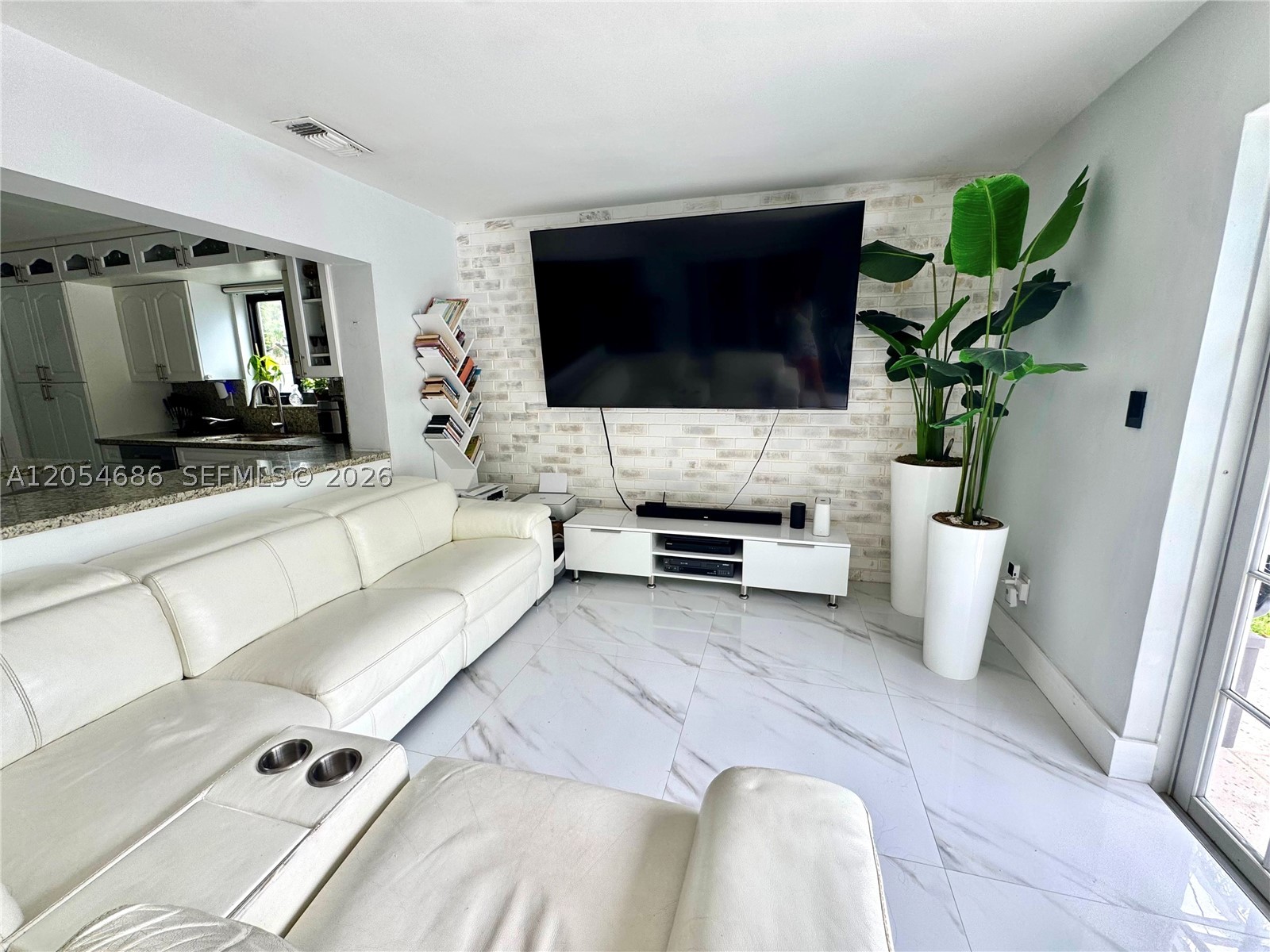 8641 NW 19th St, Pembroke Pines FL 33024