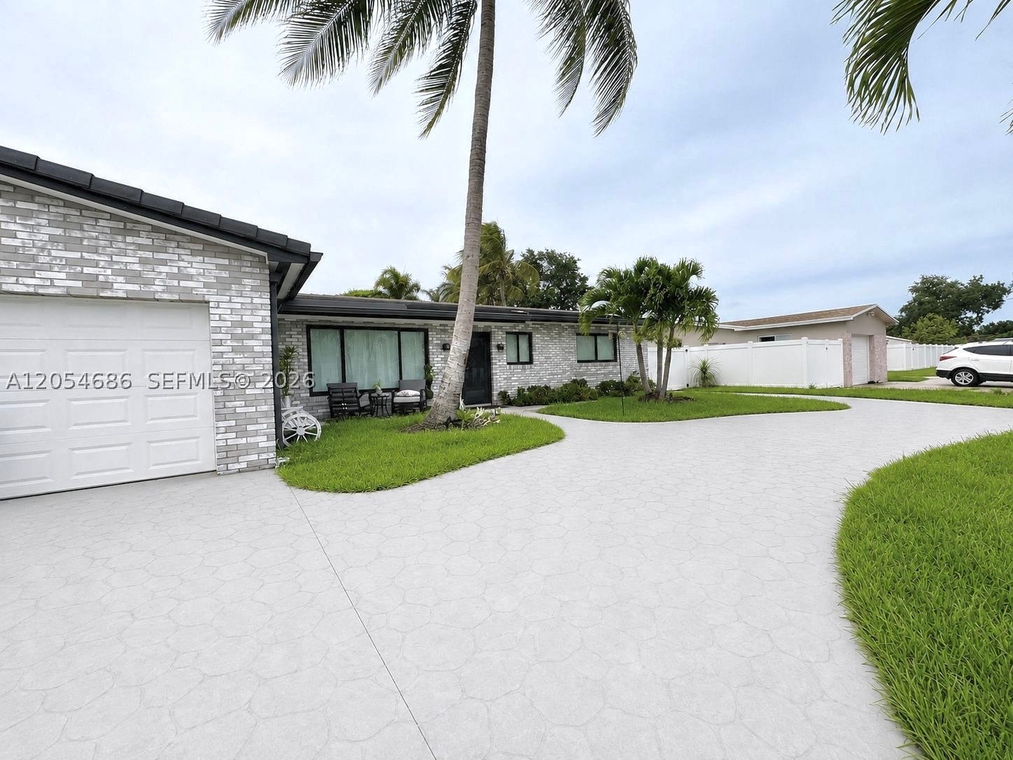 8641 NW 19th St, Pembroke Pines FL 33024