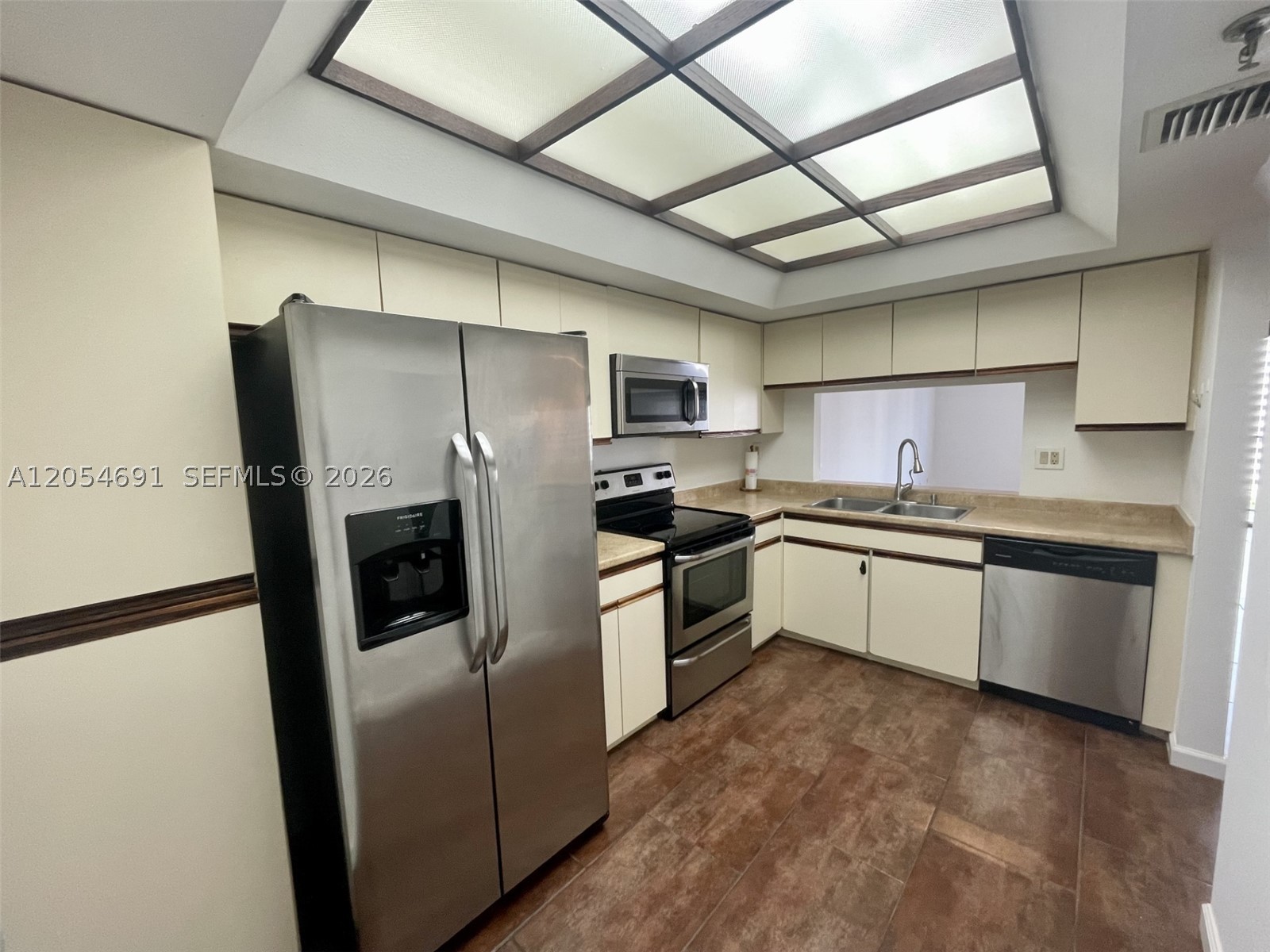 520 Brickell Key Dr #A1512, Miami FL 33131