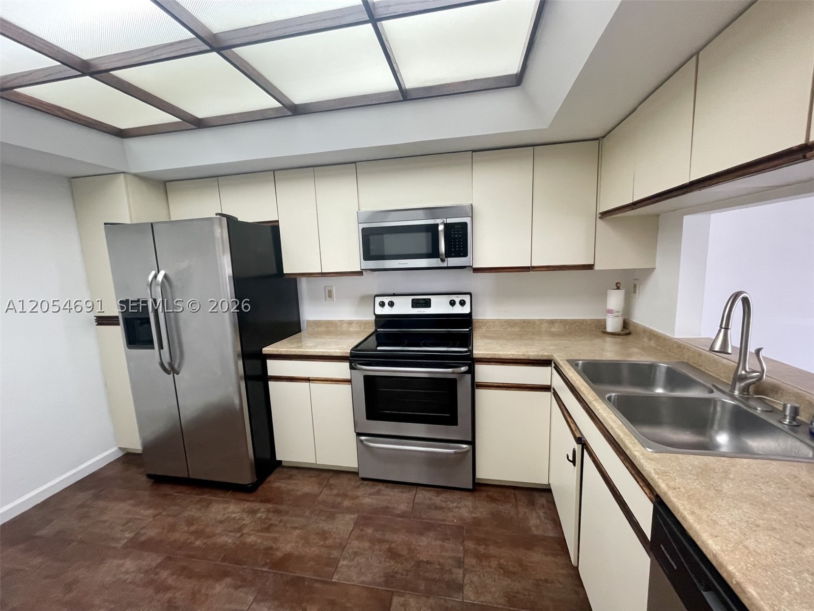 520 Brickell Key Dr #A1512, Miami FL 33131