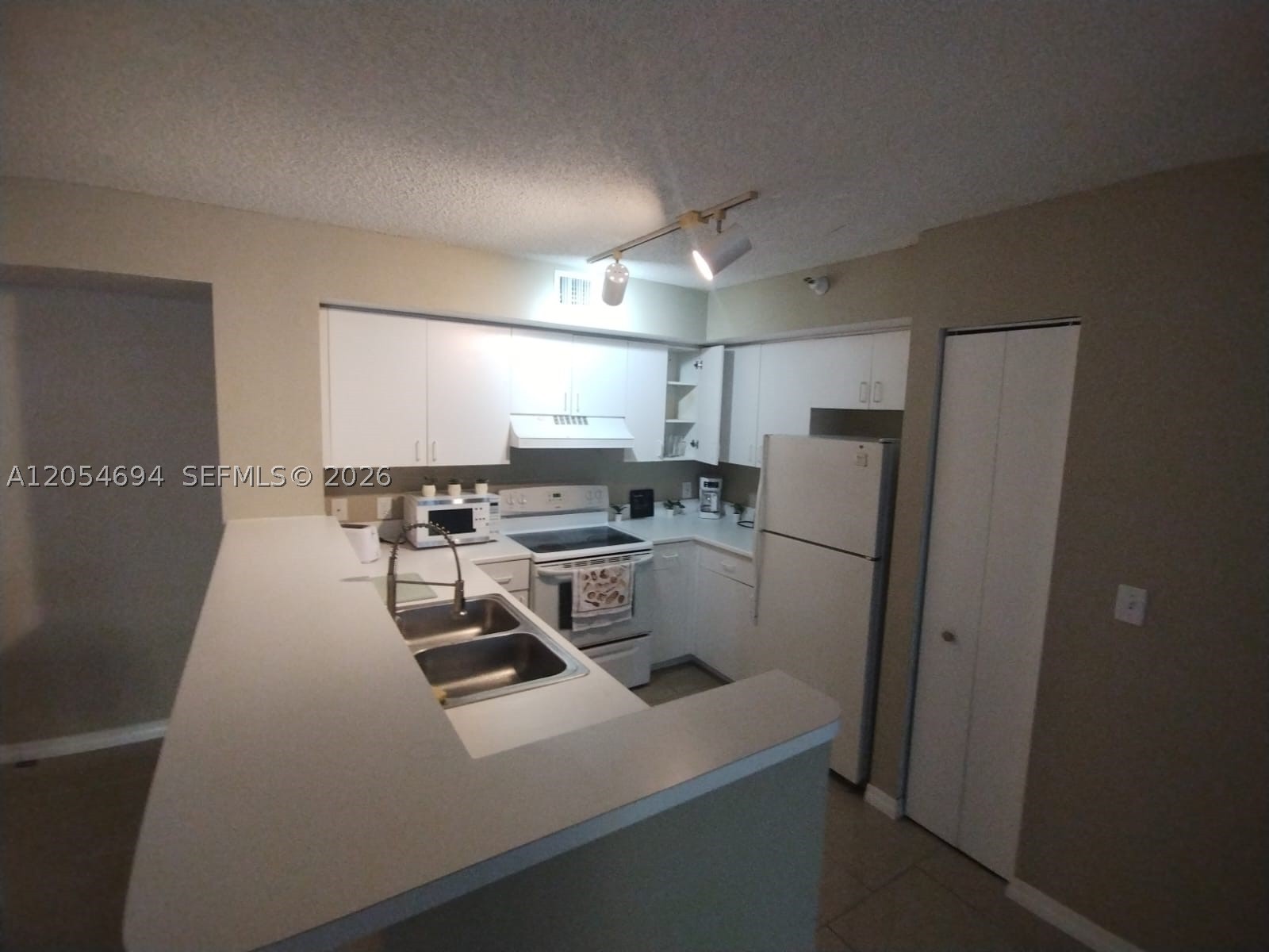 111 Yacht Club Way #107, Hypoluxo FL 33462