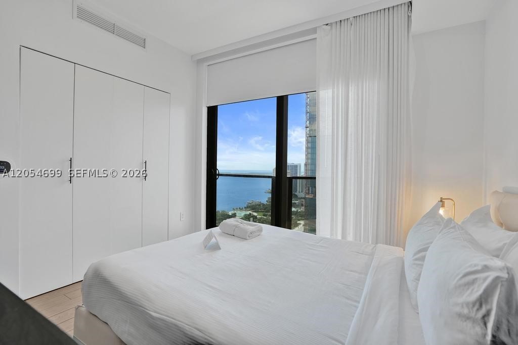 398 NE 5th St #3013, Miami FL 33132