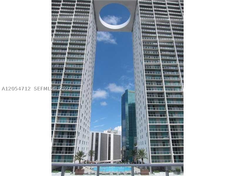 500 Brickell Ave #2303, Miami FL 33131