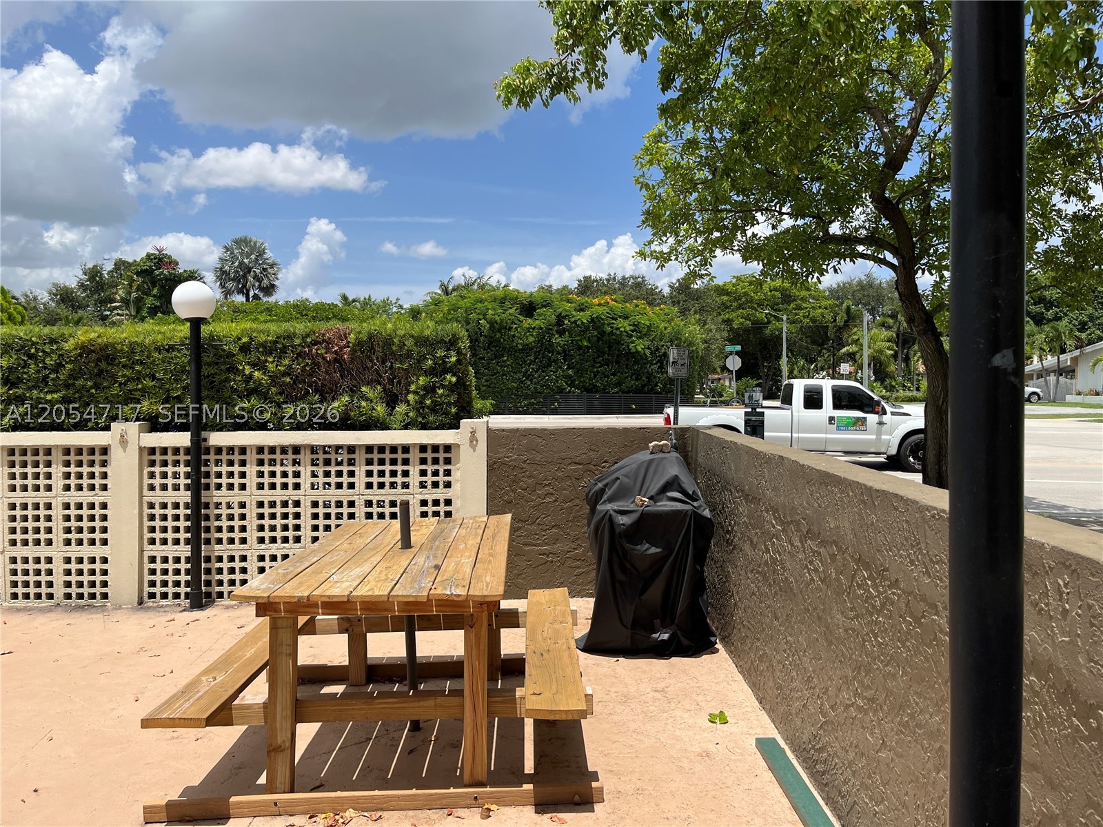 709 Curtiss Pkwy #11, Miami Springs FL 33166