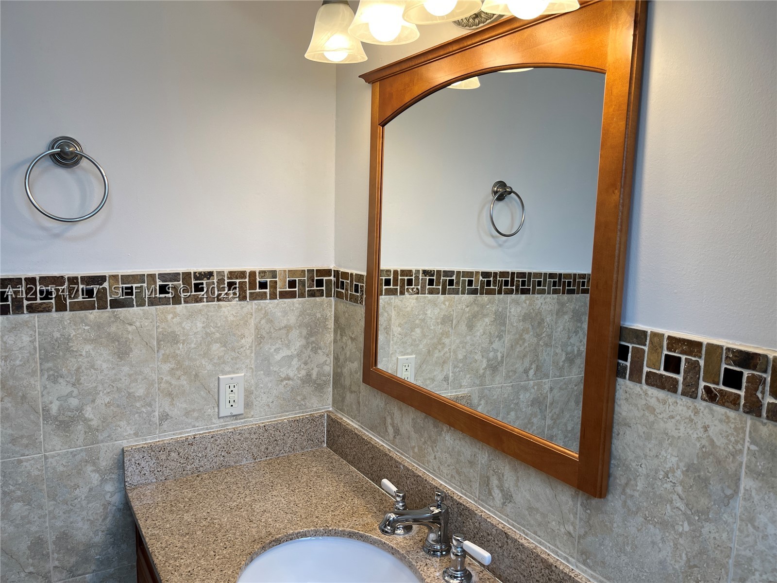 709 Curtiss Pkwy #11, Miami Springs FL 33166