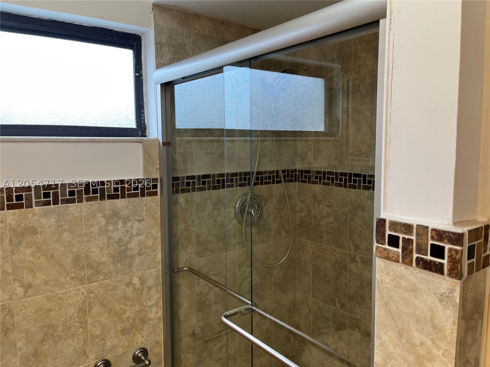 709 Curtiss Pkwy #11, Miami Springs FL 33166