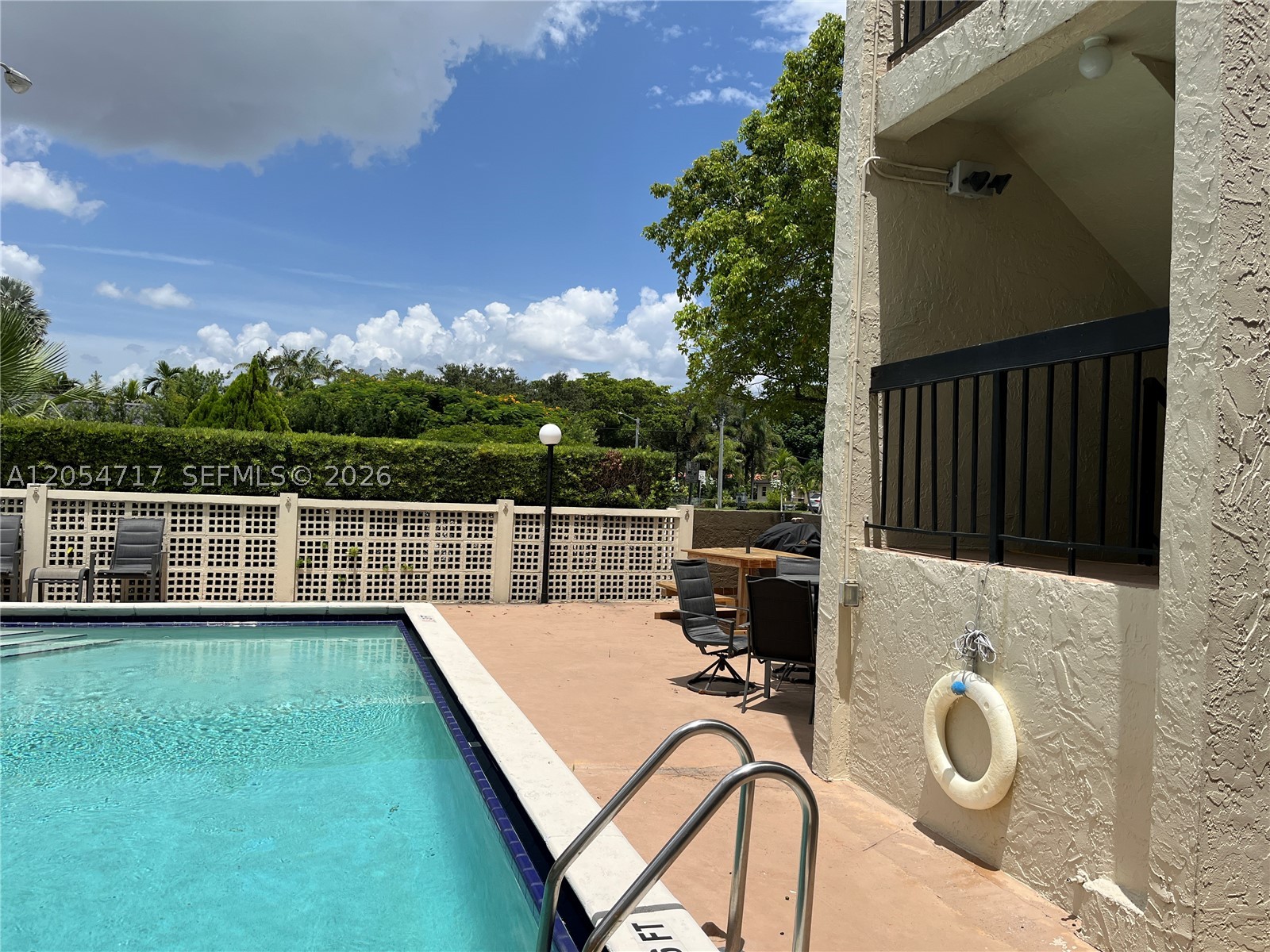 709 Curtiss Pkwy #11, Miami Springs FL 33166