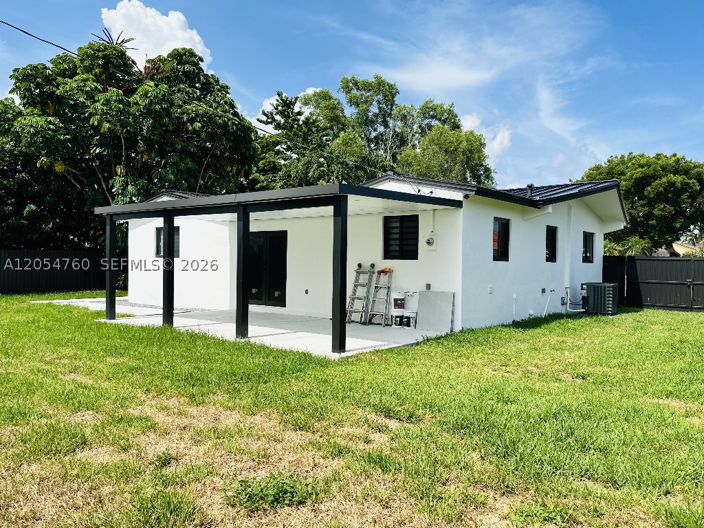 430 SW 100th Ave, Sweetwater FL 33174