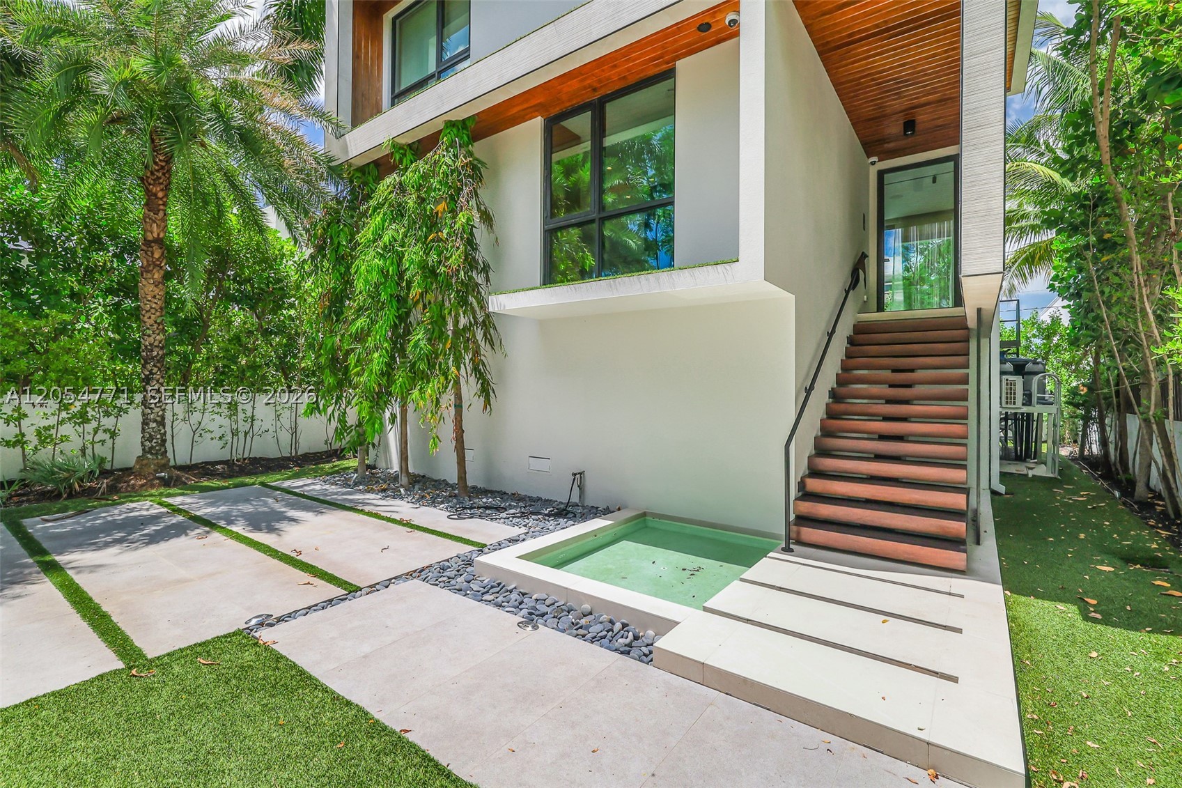 288 Palm Ave, Miami Beach FL 33139