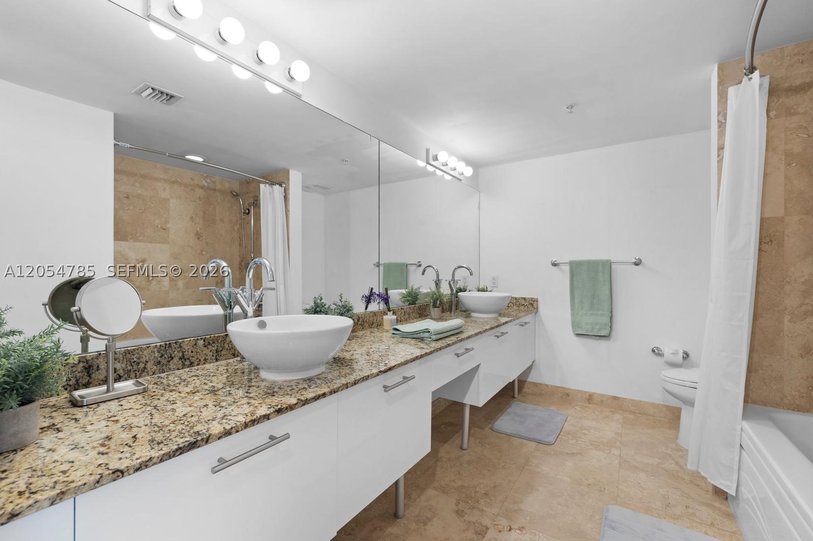 41 SE 5th St #510, Miami FL 33131