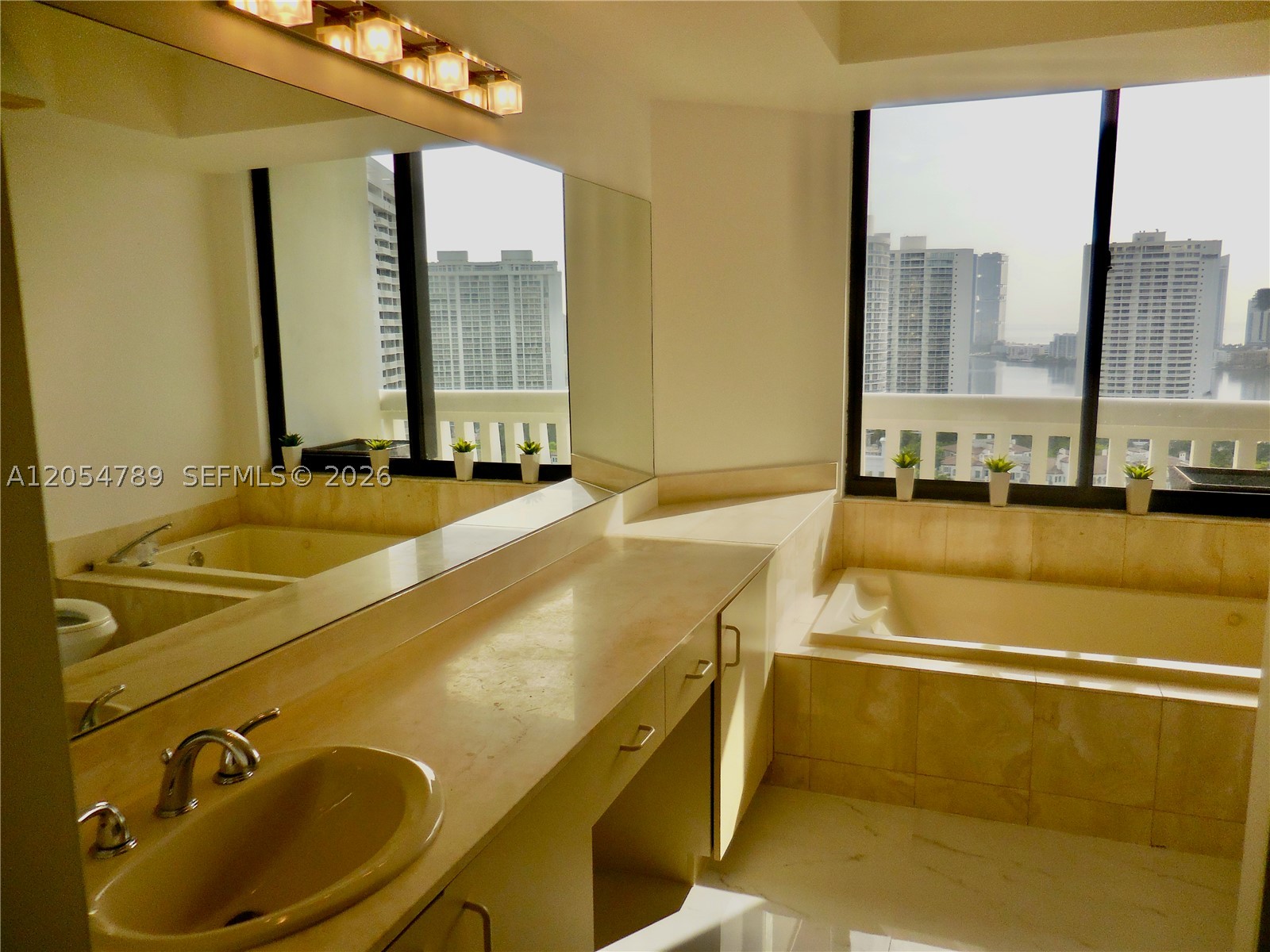 1000 Island Blvd #2308, Aventura FL 33160