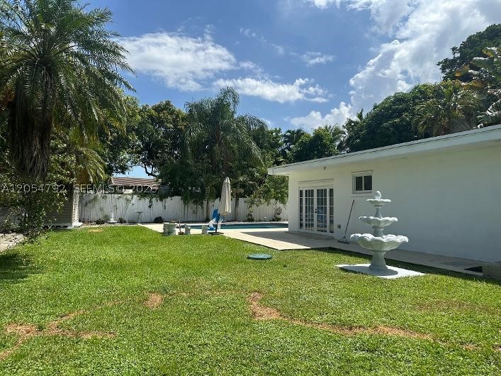 1102 NE 117th St, Biscayne Park FL 33161