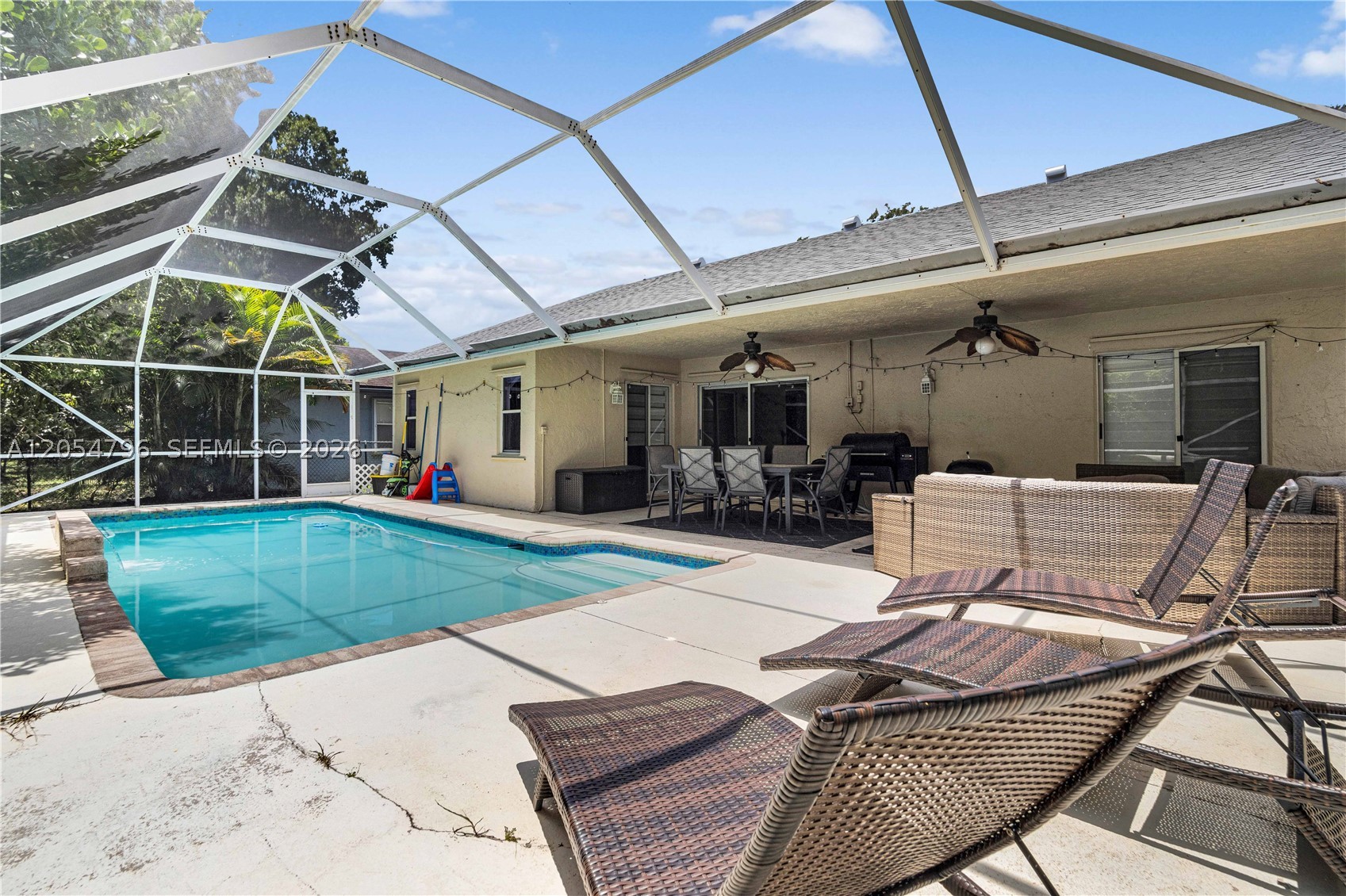 6610 NW 41st Ter, Coconut Creek FL 33073