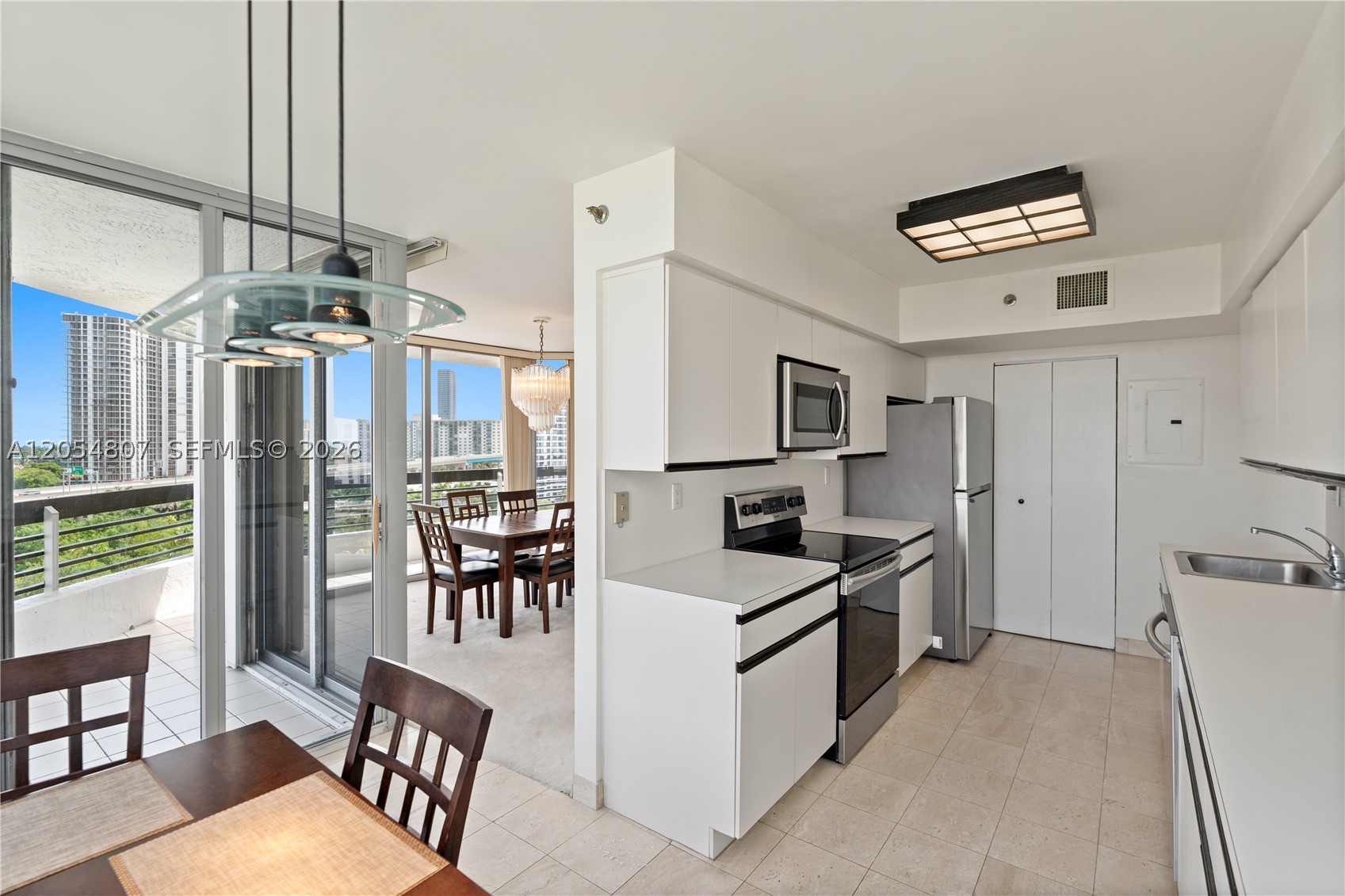 3600 Mystic Pointe Dr #1207, Aventura FL 33180