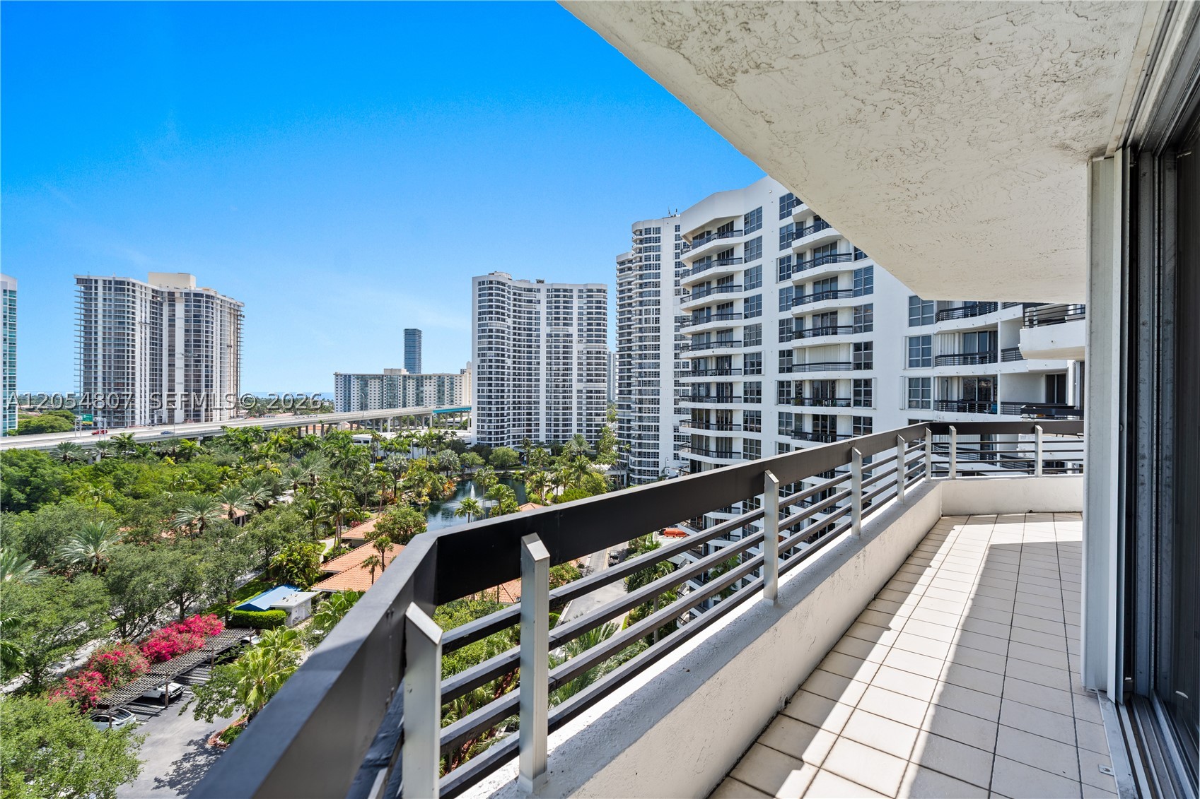 3600 Mystic Pointe Dr #1207, Aventura FL 33180