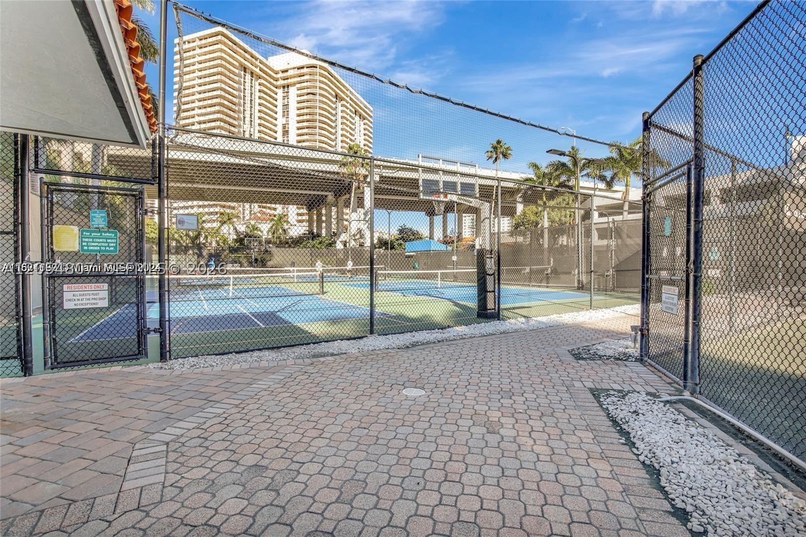 3600 Mystic Pointe Dr #1207, Aventura FL 33180