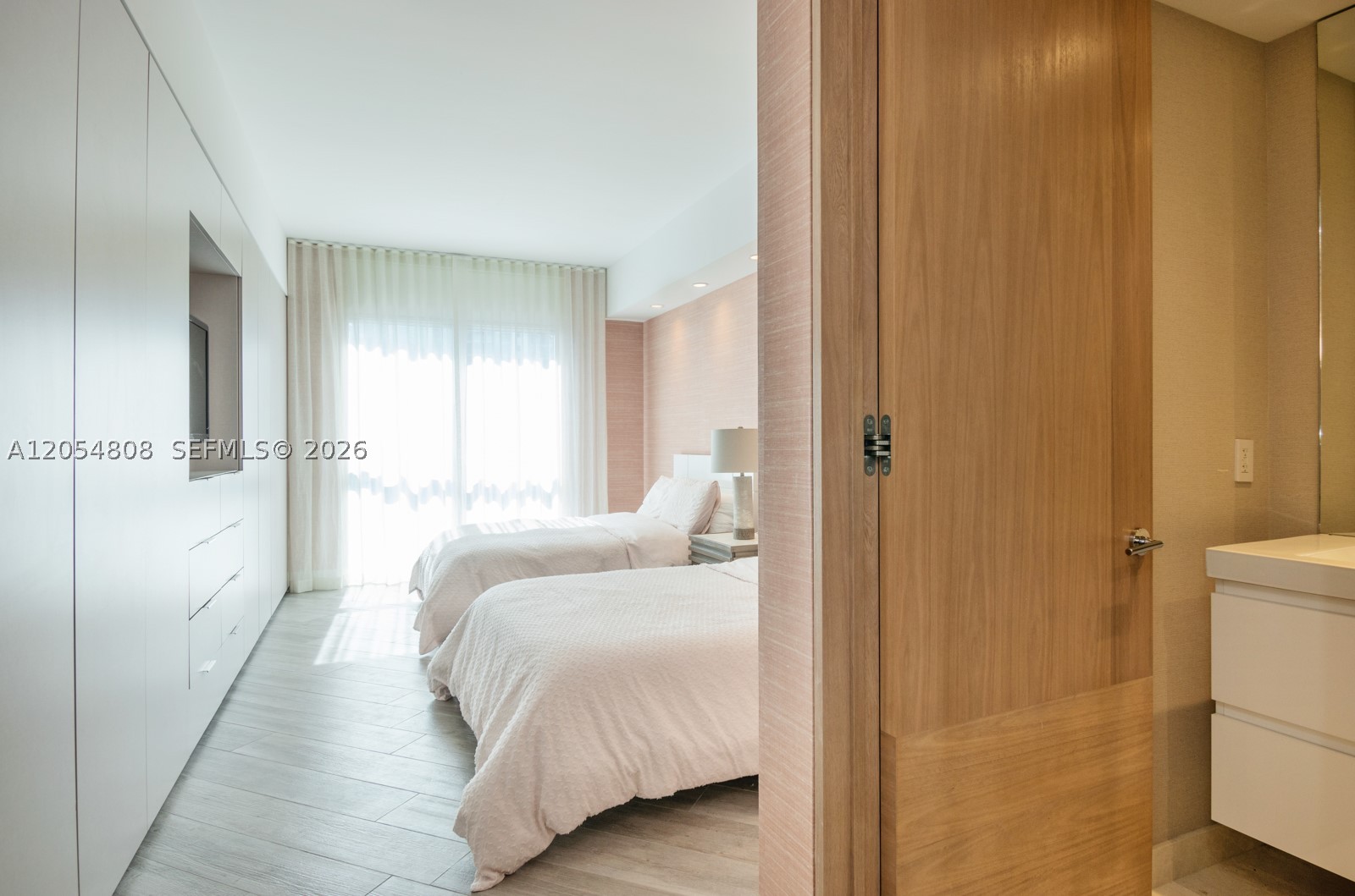 17301 Biscayne Blvd #1609, North Miami Beach FL 33160