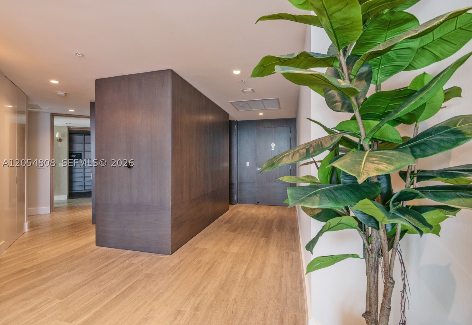 17301 Biscayne Blvd #1609, North Miami Beach FL 33160
