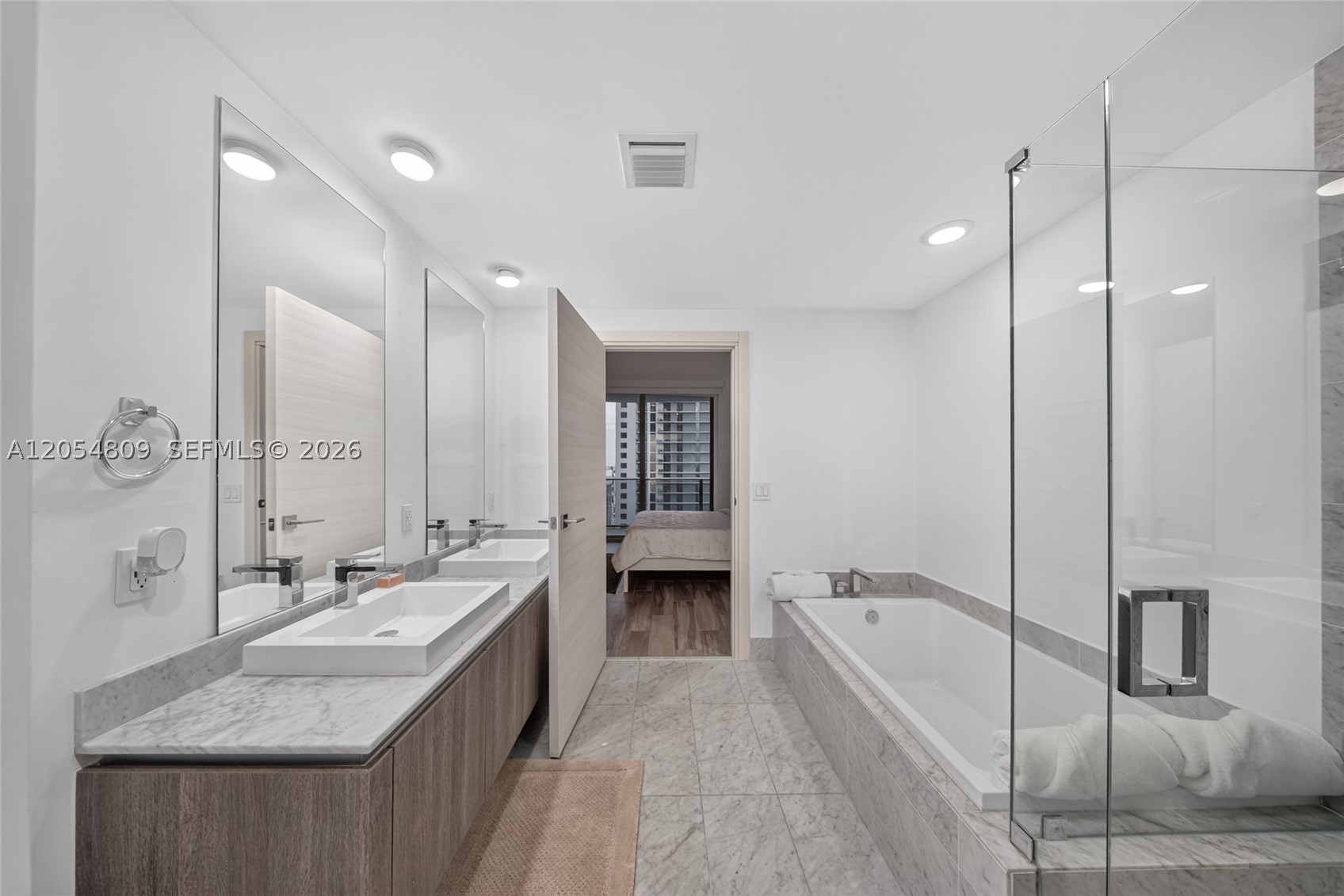 801 S Miami Ave #3010, Miami FL 33130