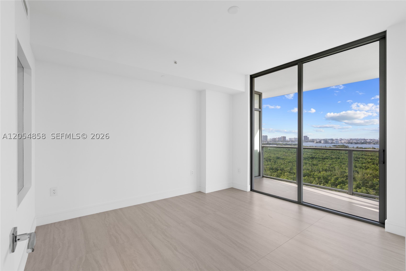 2411 Laguna Circle #1604, North Miami FL 33181