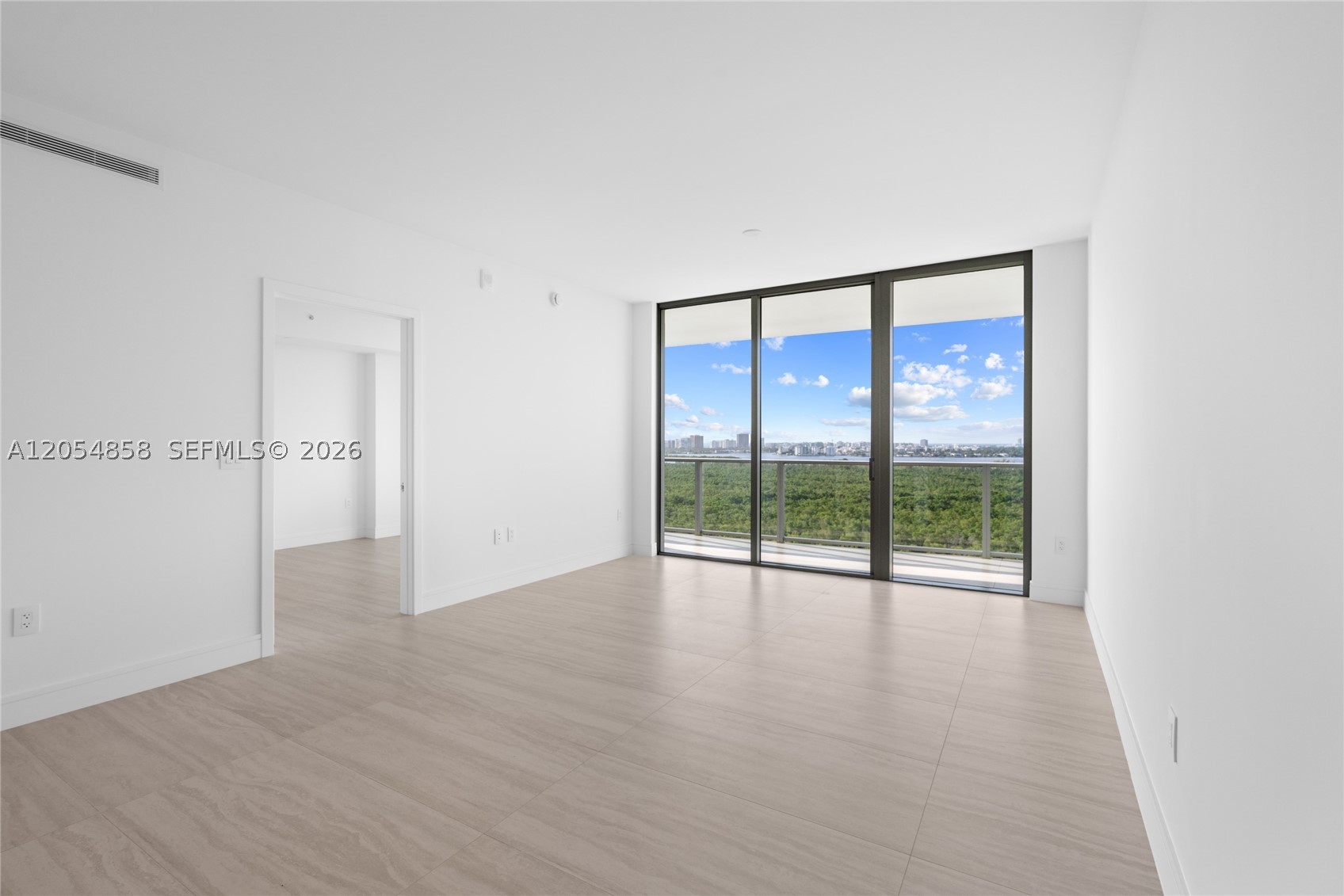 2411 Laguna Circle #1604, North Miami FL 33181