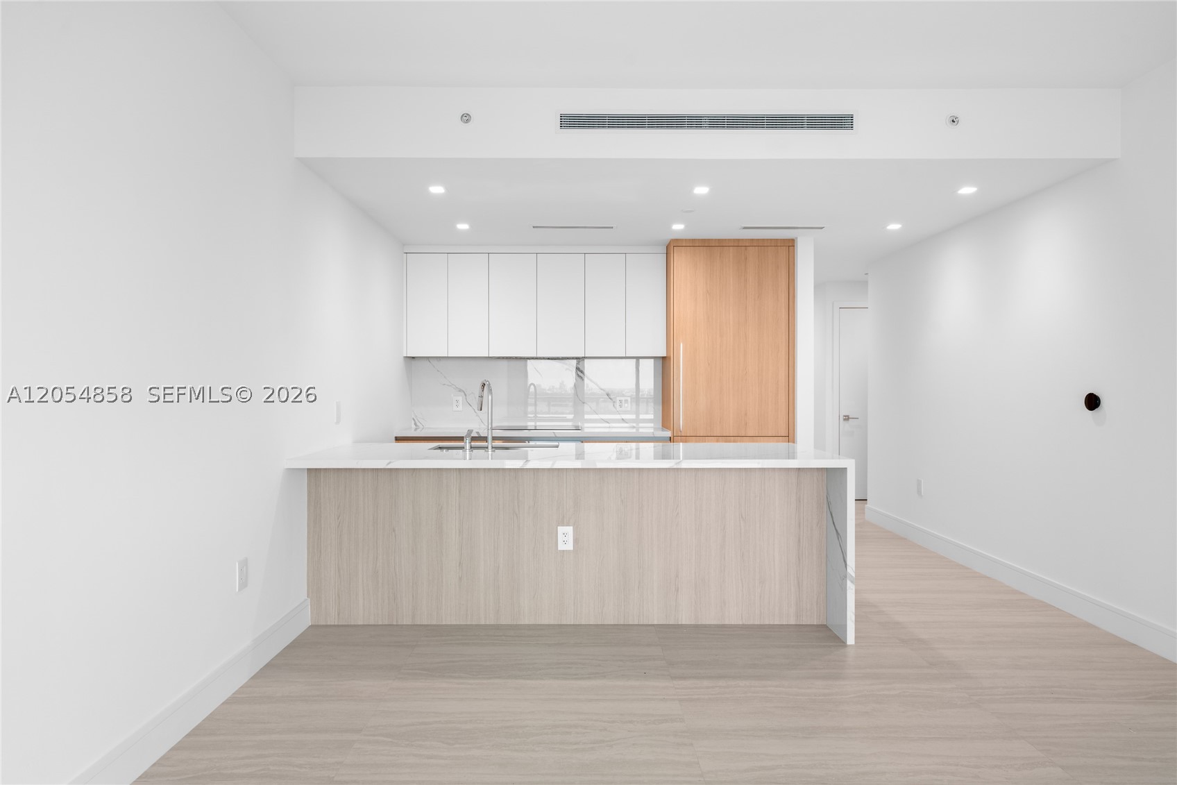 2411 Laguna Circle #1604, North Miami FL 33181