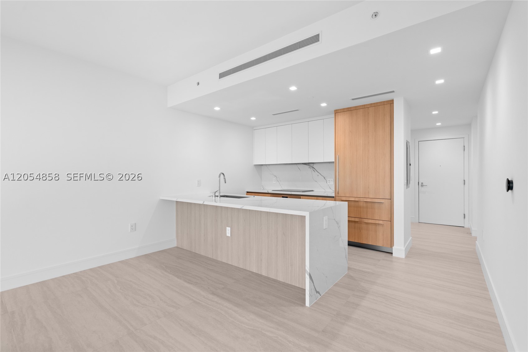 2411 Laguna Circle #1604, North Miami FL 33181