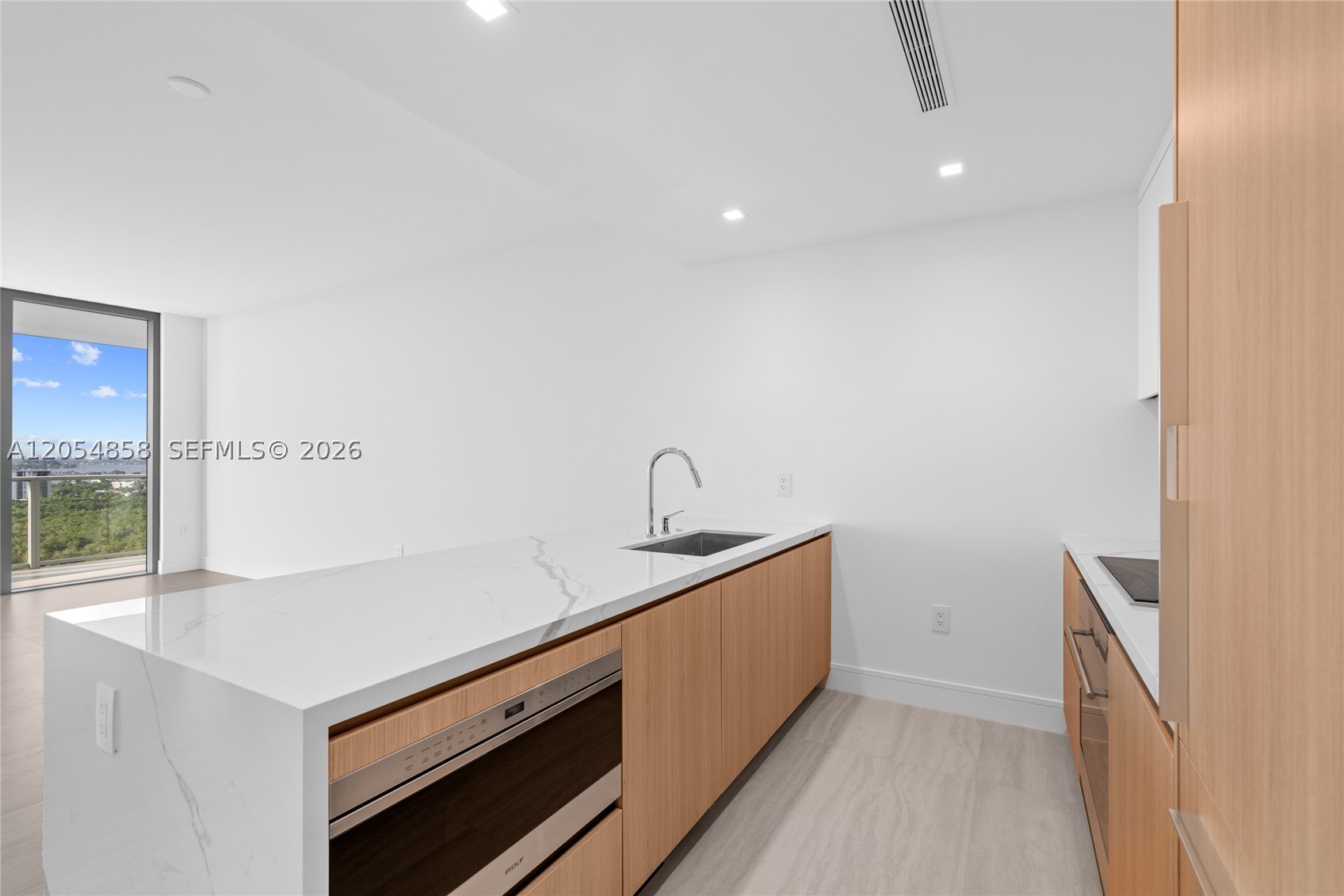 2411 Laguna Circle #1604, North Miami FL 33181