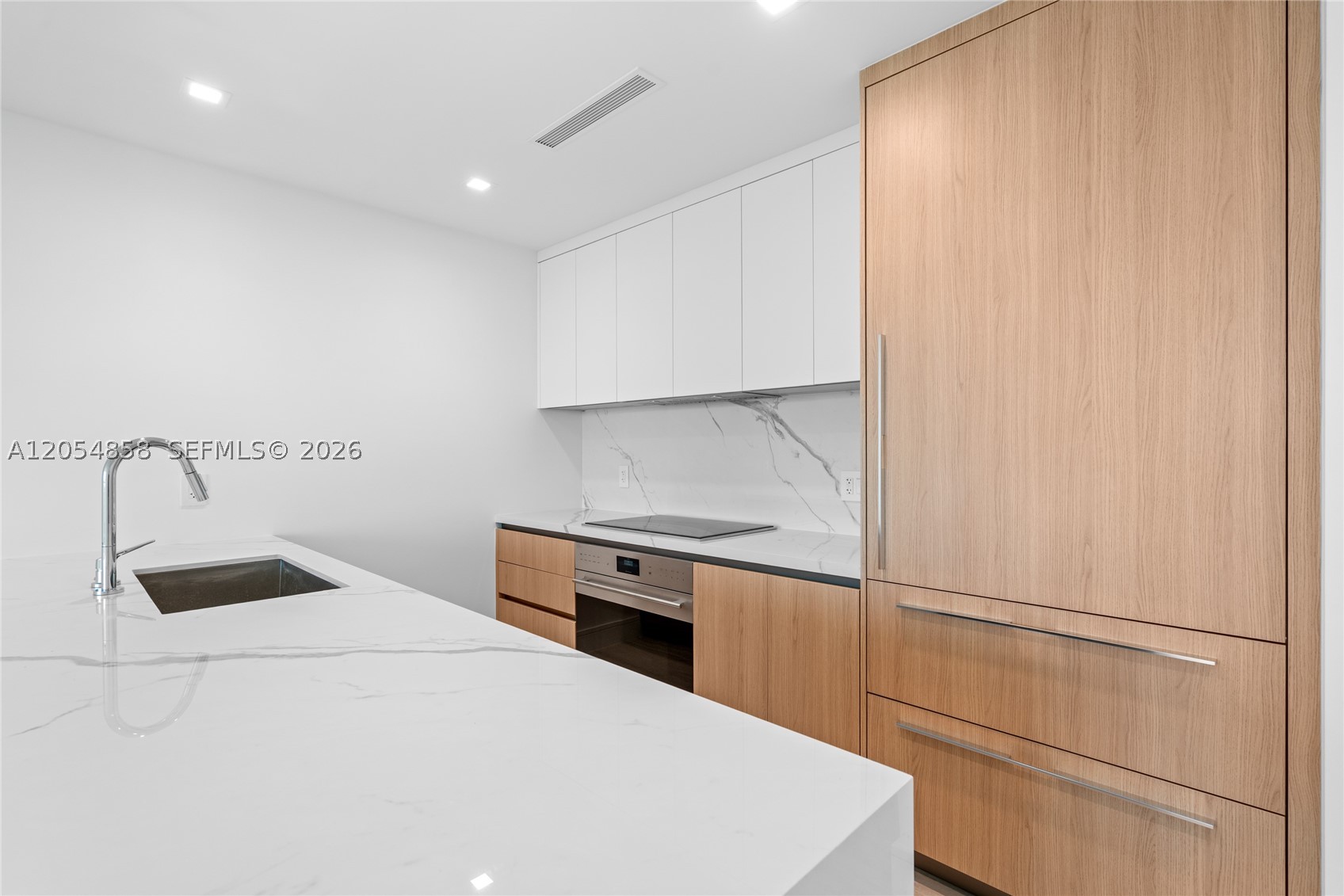 2411 Laguna Circle #1604, North Miami FL 33181