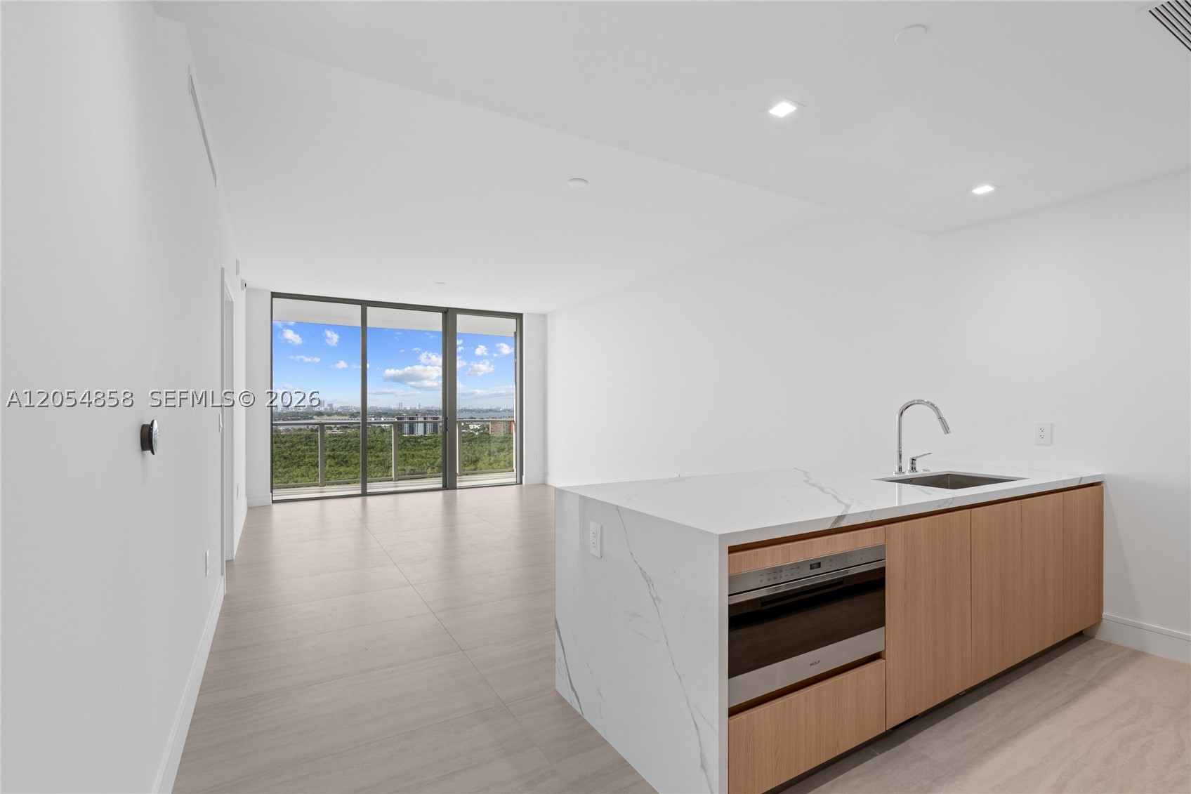 2411 Laguna Circle #1604, North Miami FL 33181