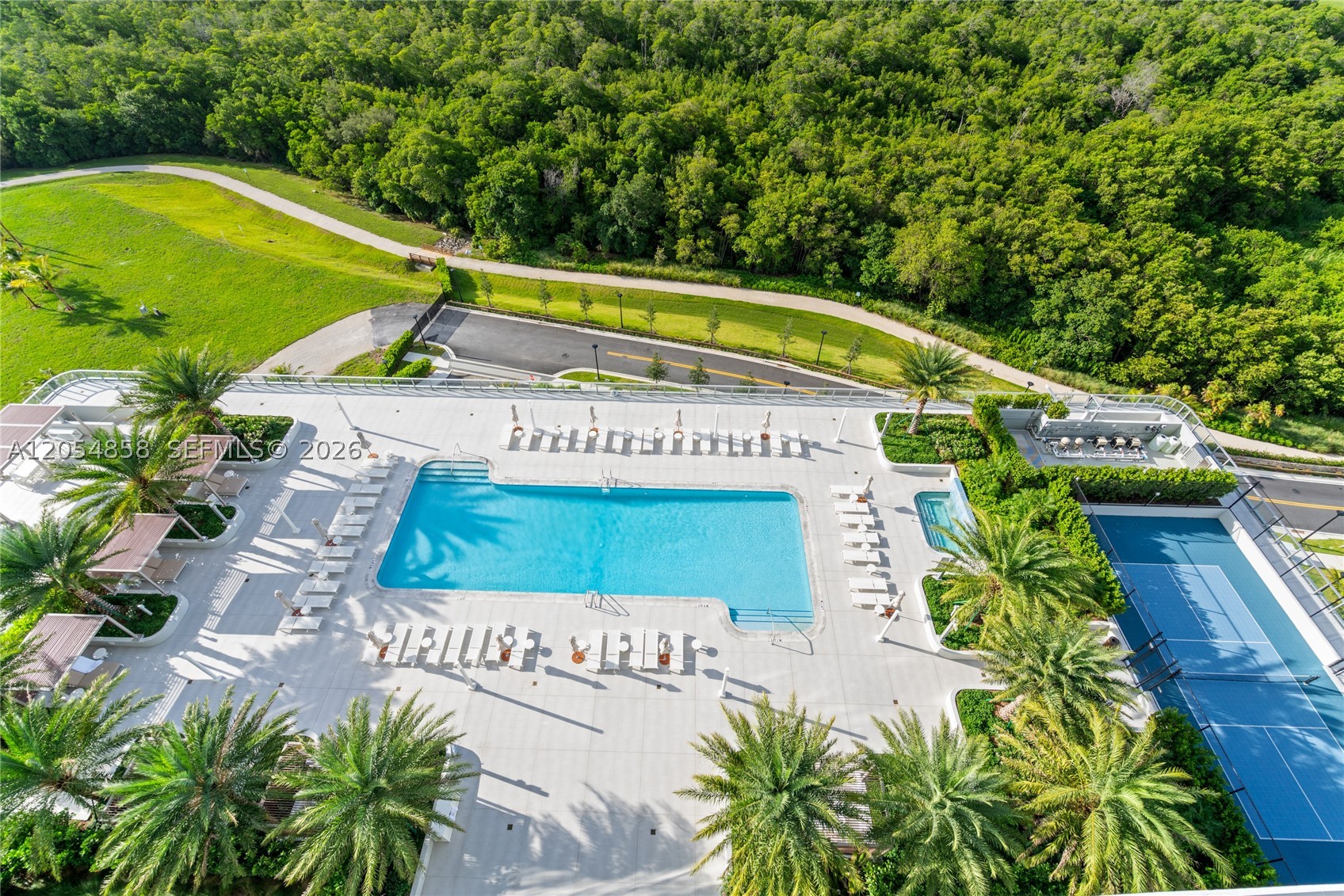 2411 Laguna Circle #1604, North Miami FL 33181
