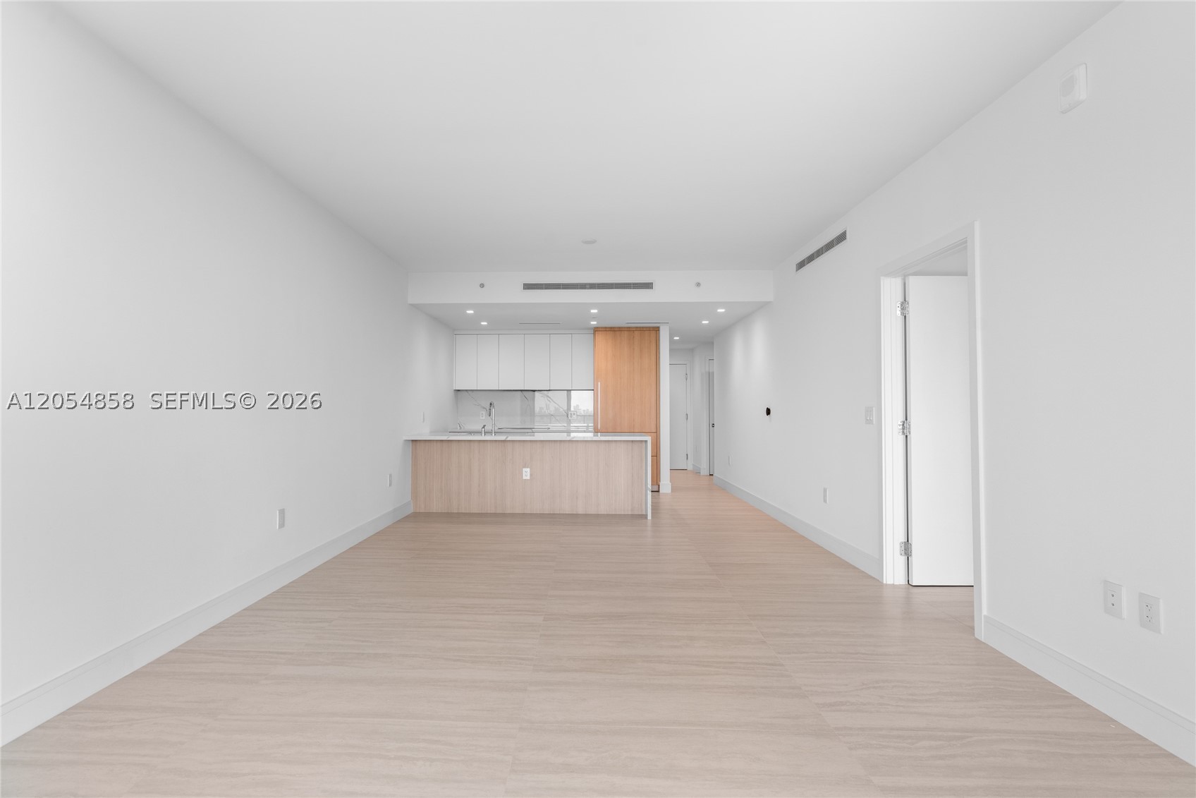 2411 Laguna Circle #1604, North Miami FL 33181