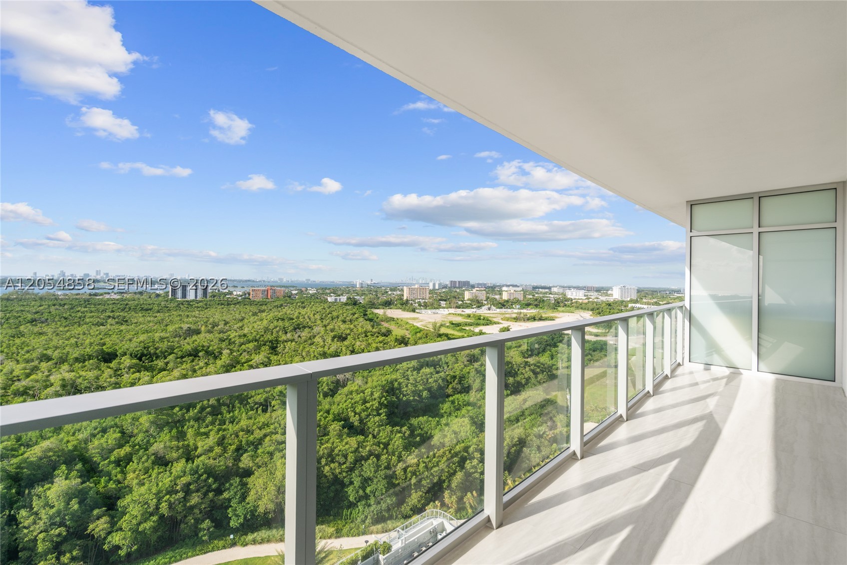 2411 Laguna Circle #1604, North Miami FL 33181