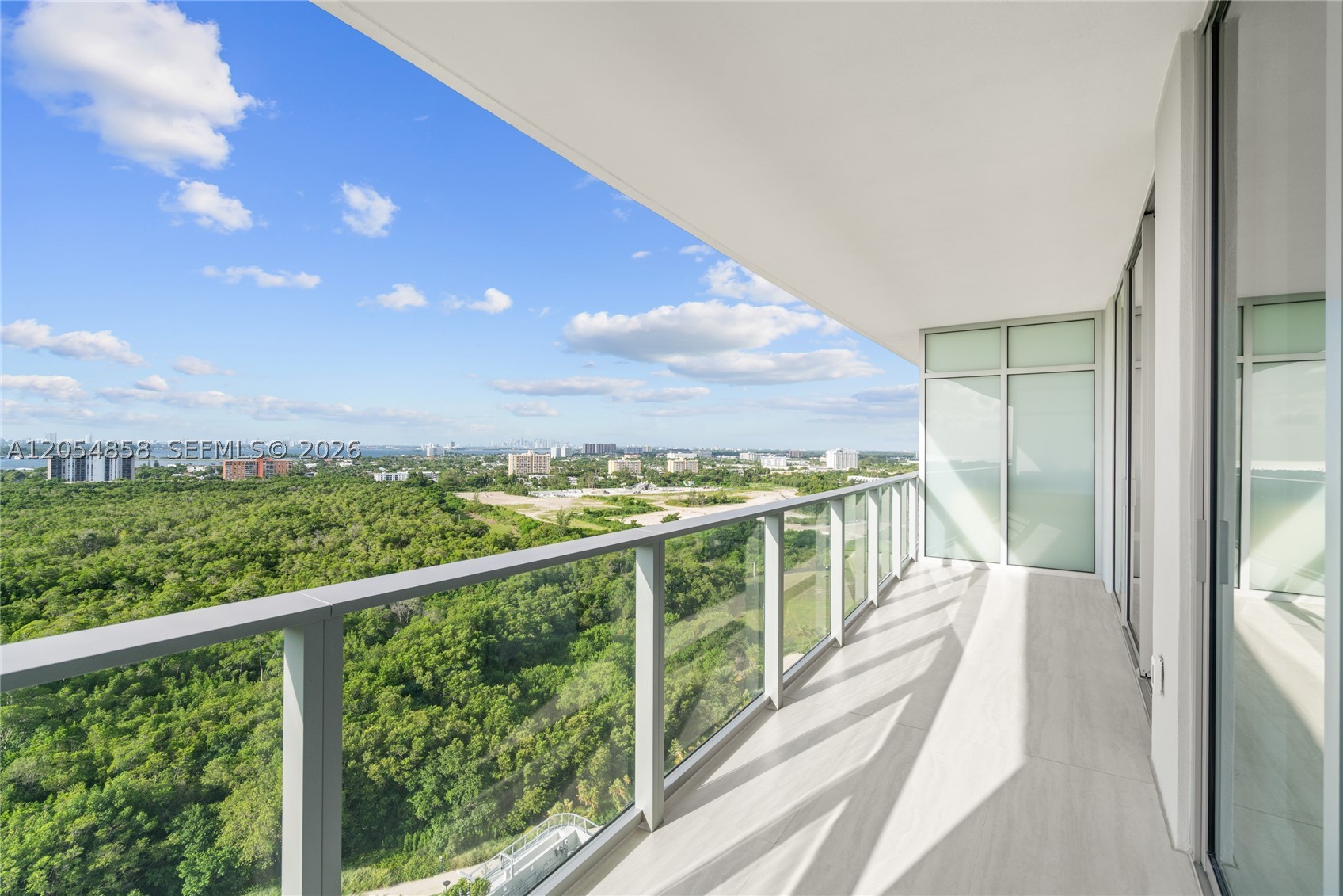 2411 Laguna Circle #1604, North Miami FL 33181