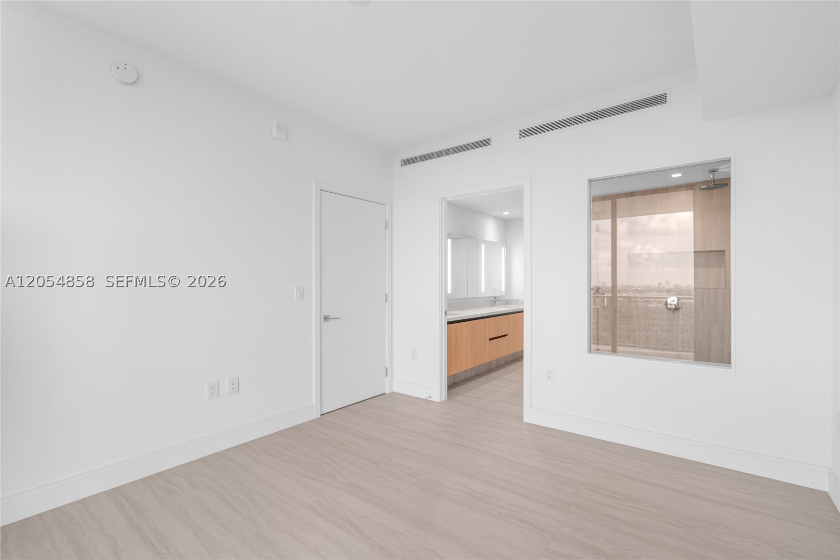 2411 Laguna Circle #1604, North Miami FL 33181