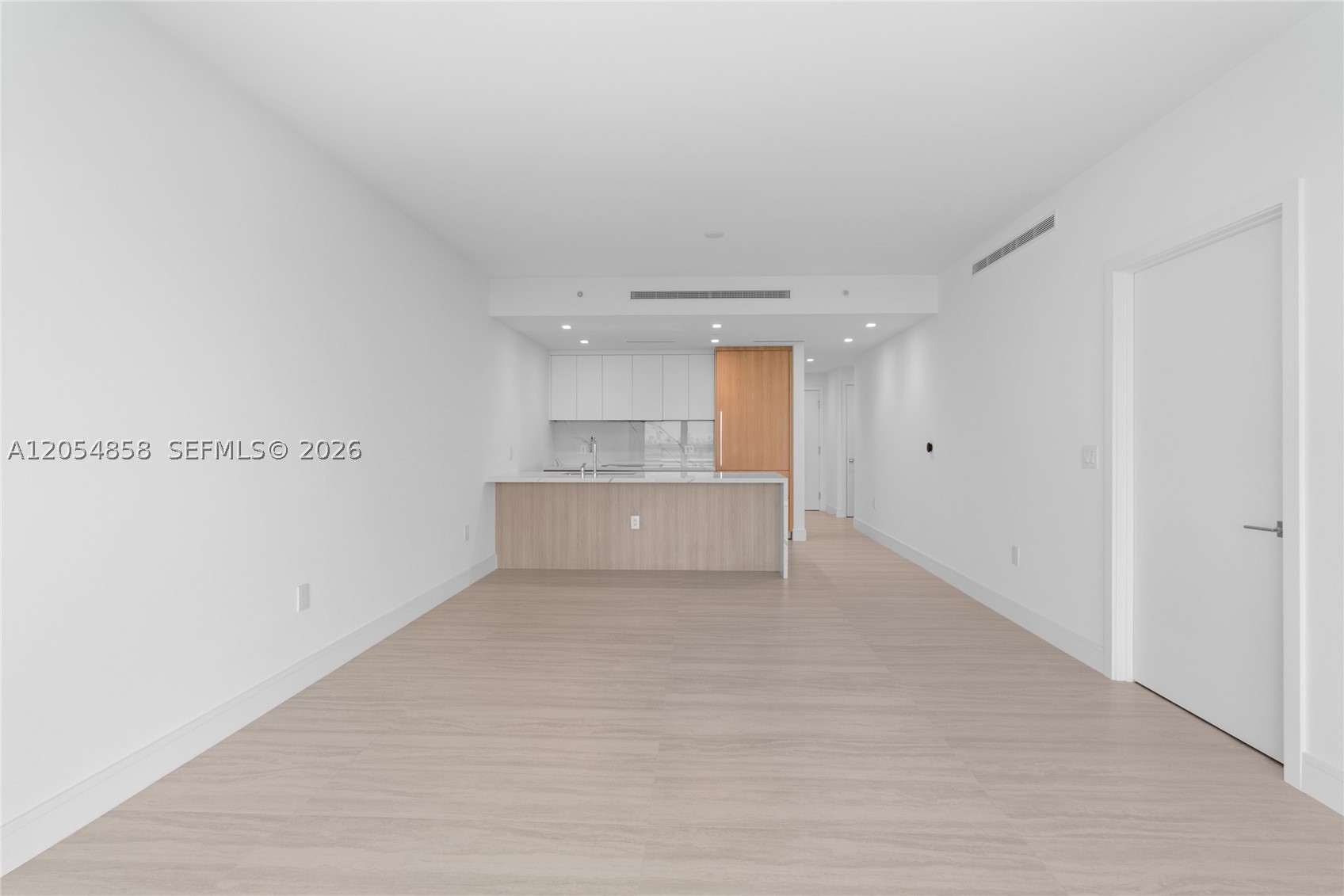 2411 Laguna Circle #1604, North Miami FL 33181