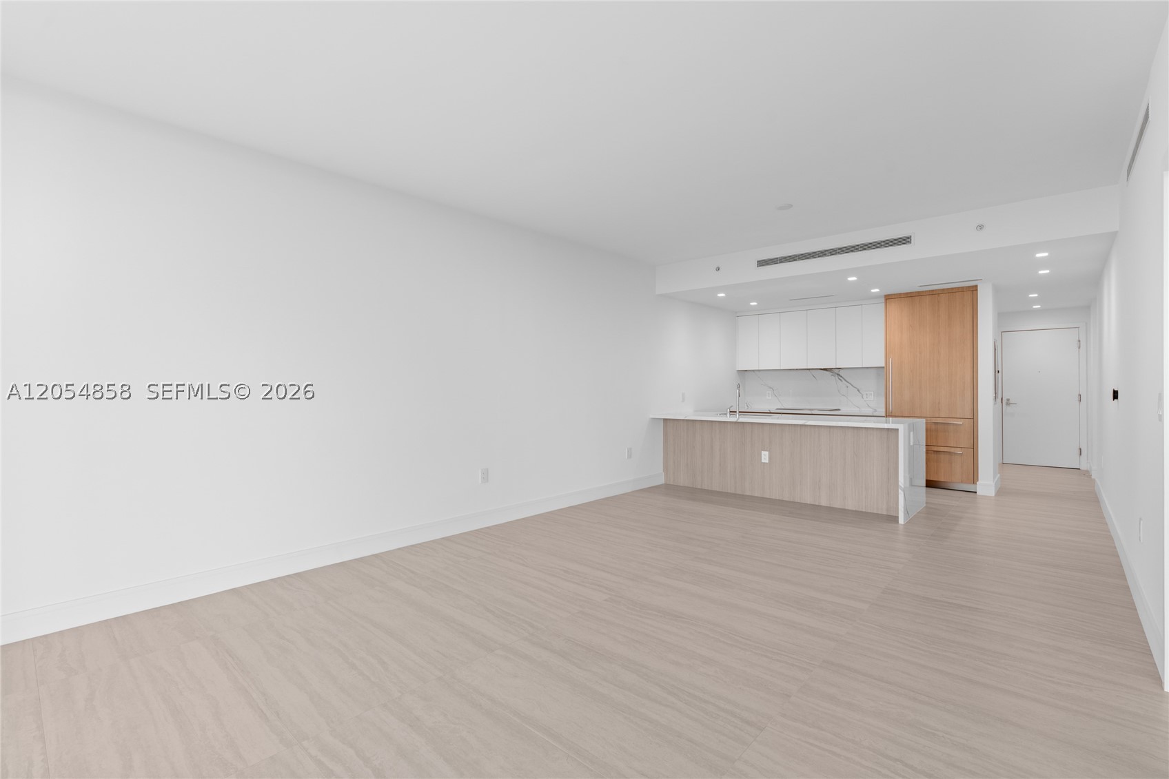 2411 Laguna Circle #1604, North Miami FL 33181