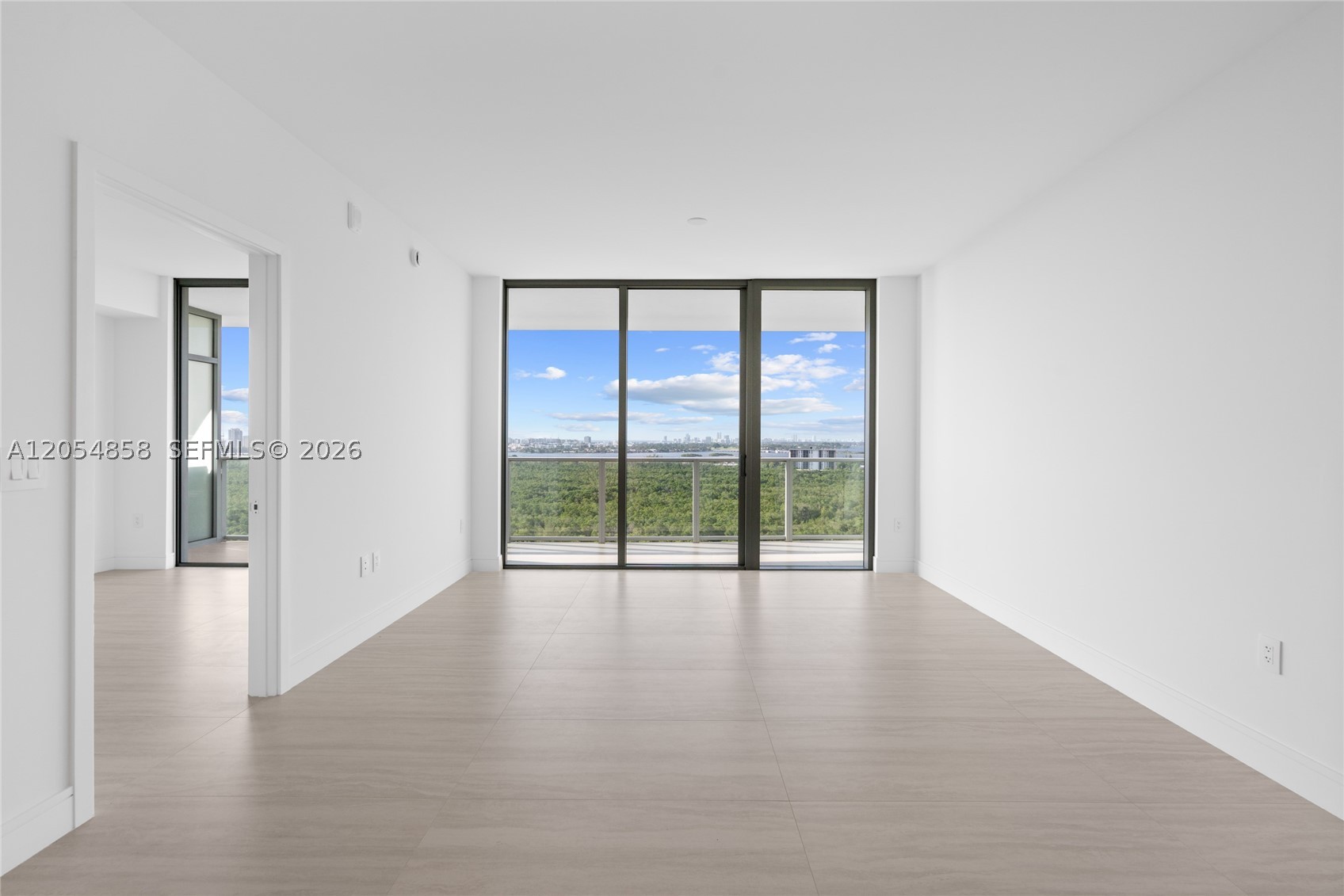 2411 Laguna Circle #1604, North Miami FL 33181