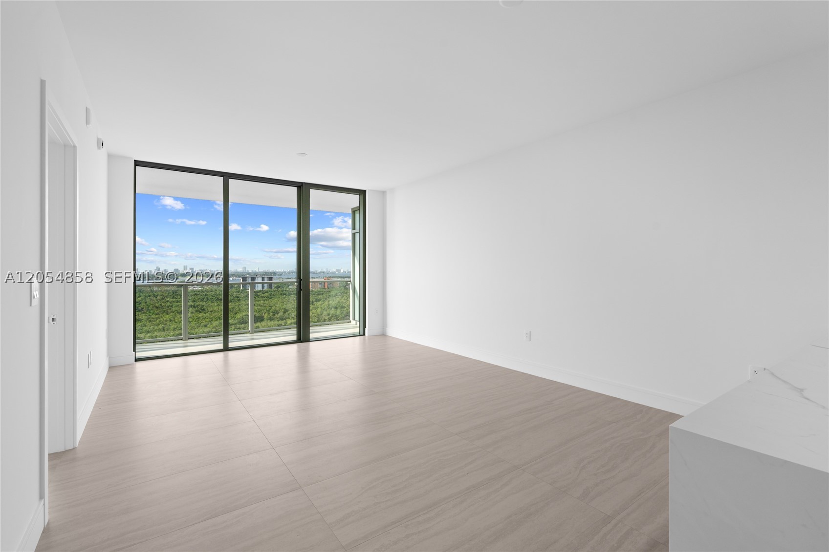 2411 Laguna Circle #1604, North Miami FL 33181