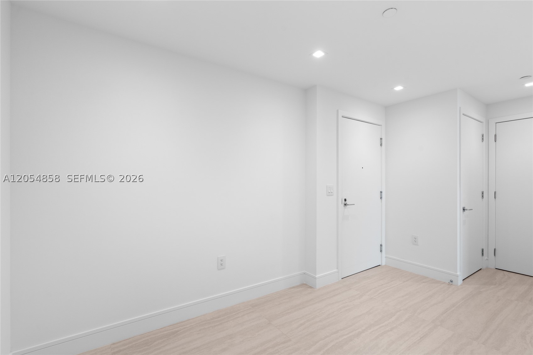 2411 Laguna Circle #1604, North Miami FL 33181
