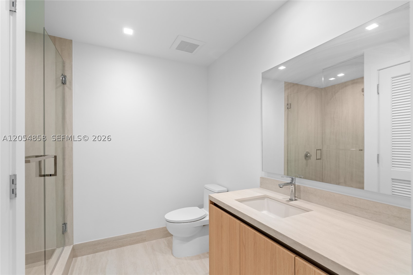 2411 Laguna Circle #1604, North Miami FL 33181