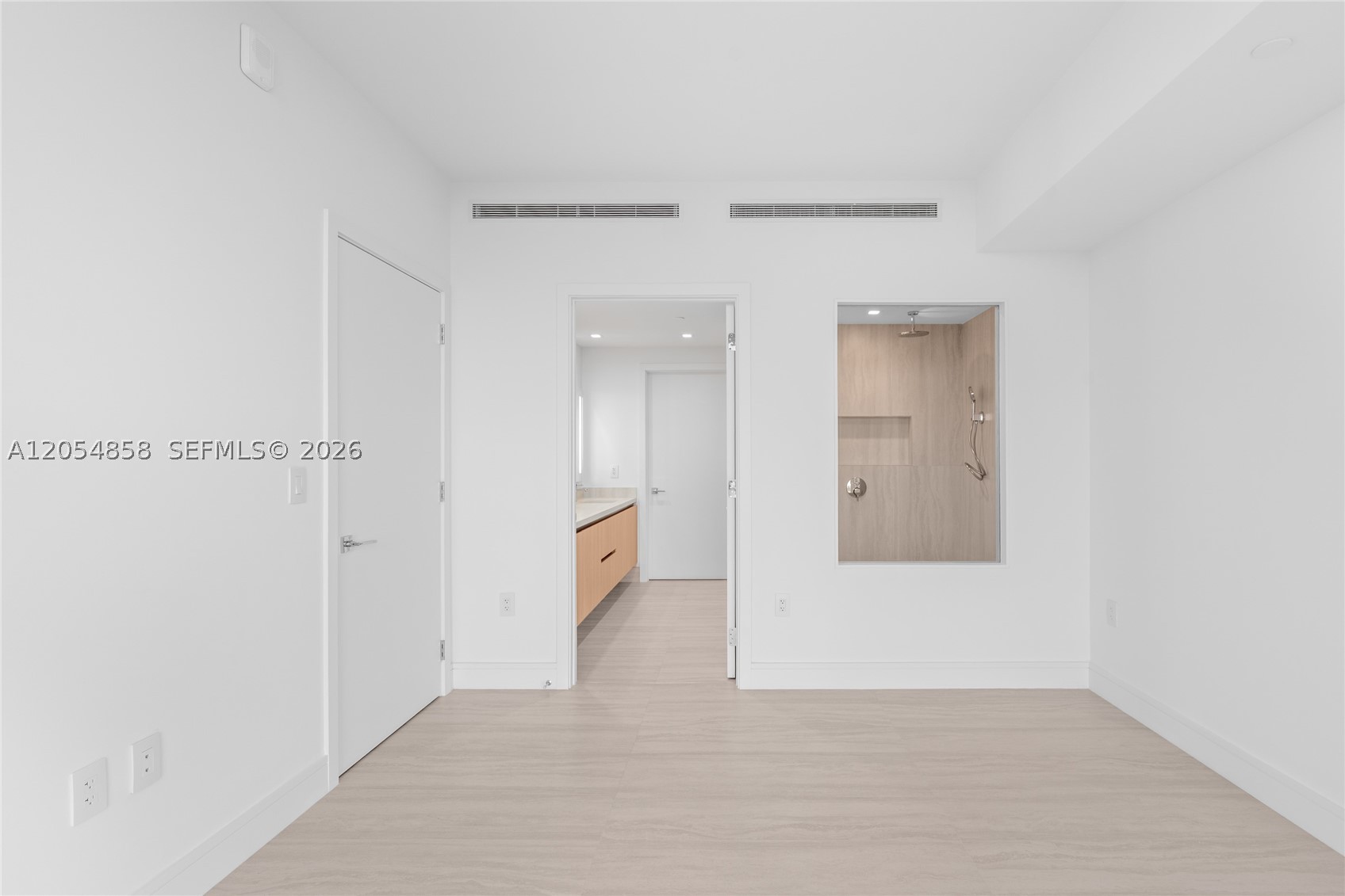 2411 Laguna Circle #1604, North Miami FL 33181