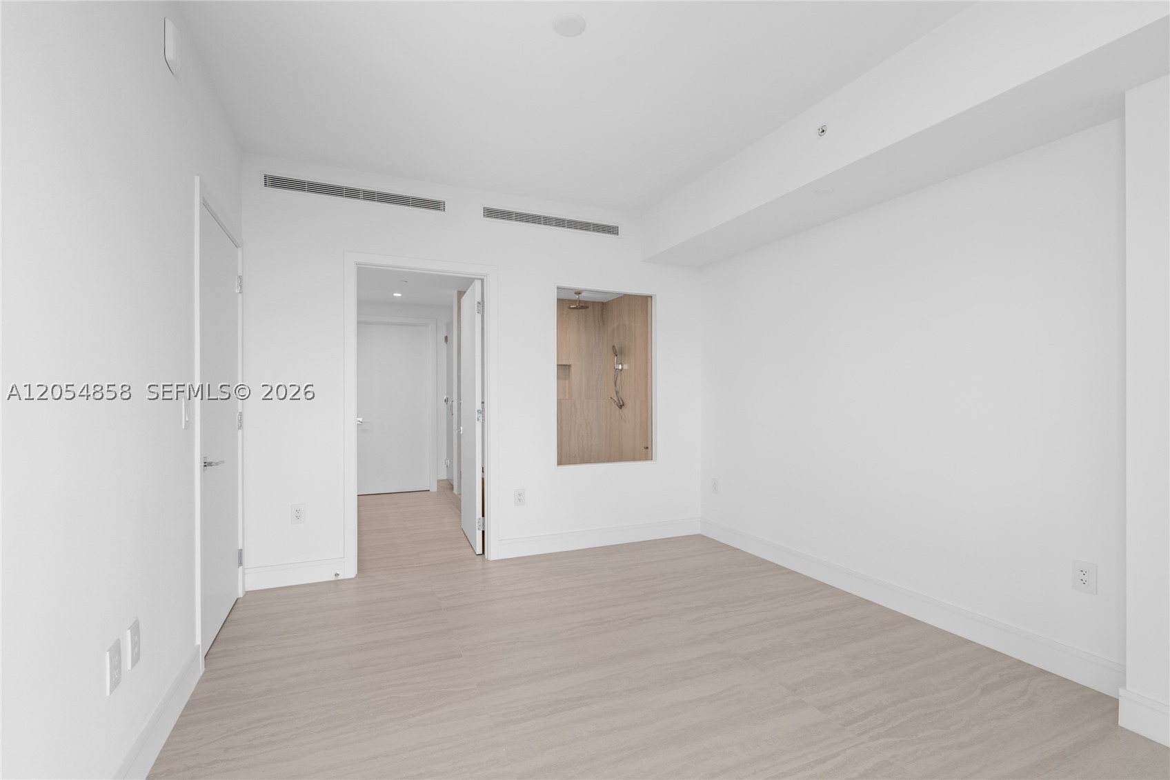 2411 Laguna Circle #1604, North Miami FL 33181