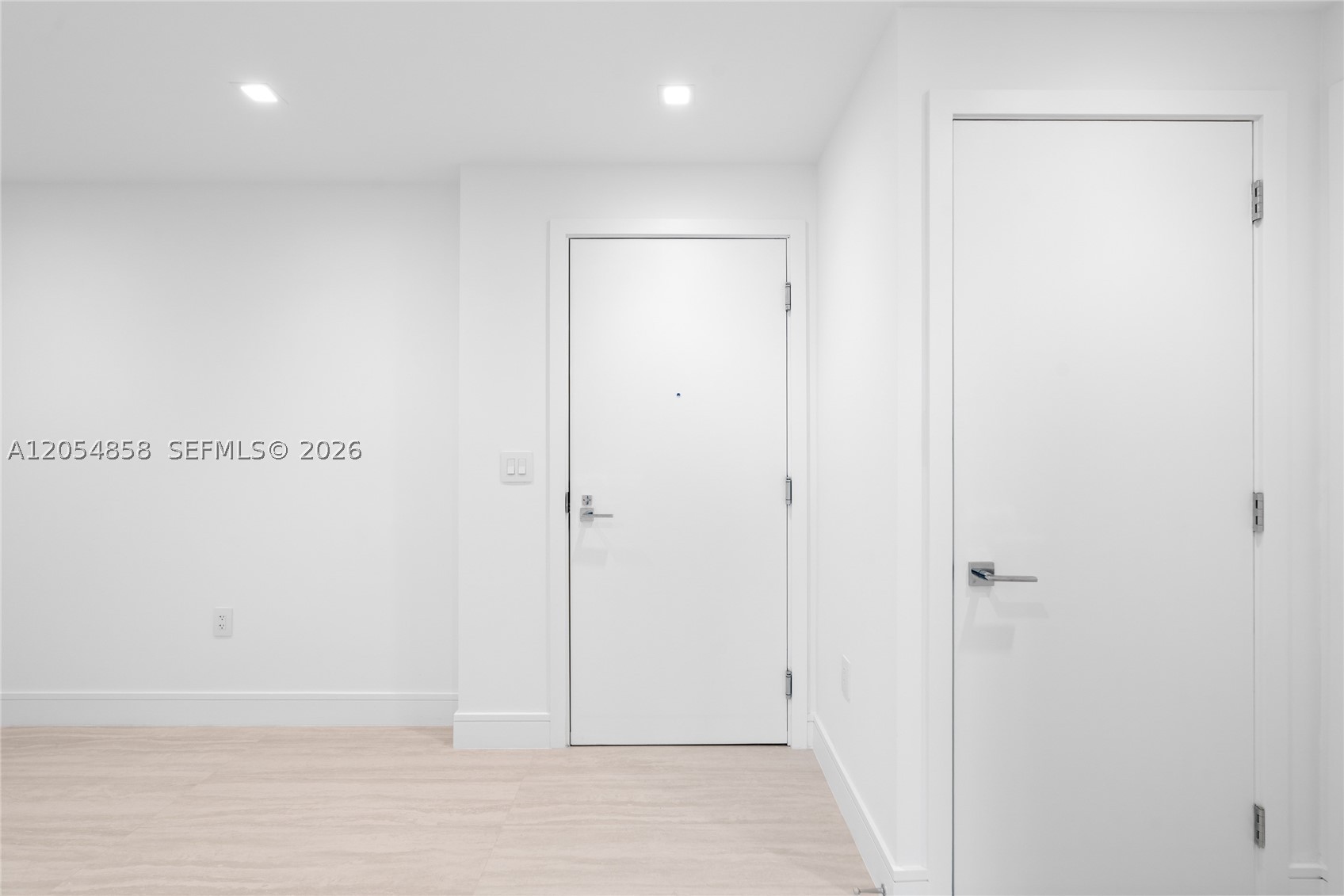 2411 Laguna Circle #1604, North Miami FL 33181