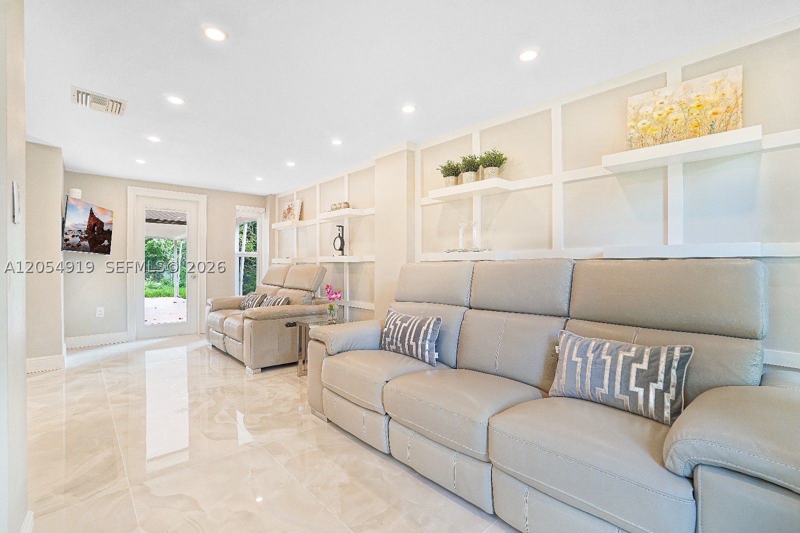1266 NE 182nd St, North Miami Beach FL 33162